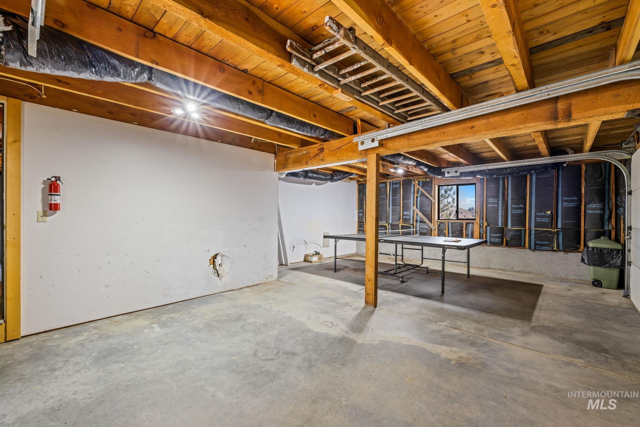 69 Skyview Lane, Boise, Idaho 83716, 3 Bedrooms, 2 Bathrooms, Residential For Sale, Price $465,000, 98998707