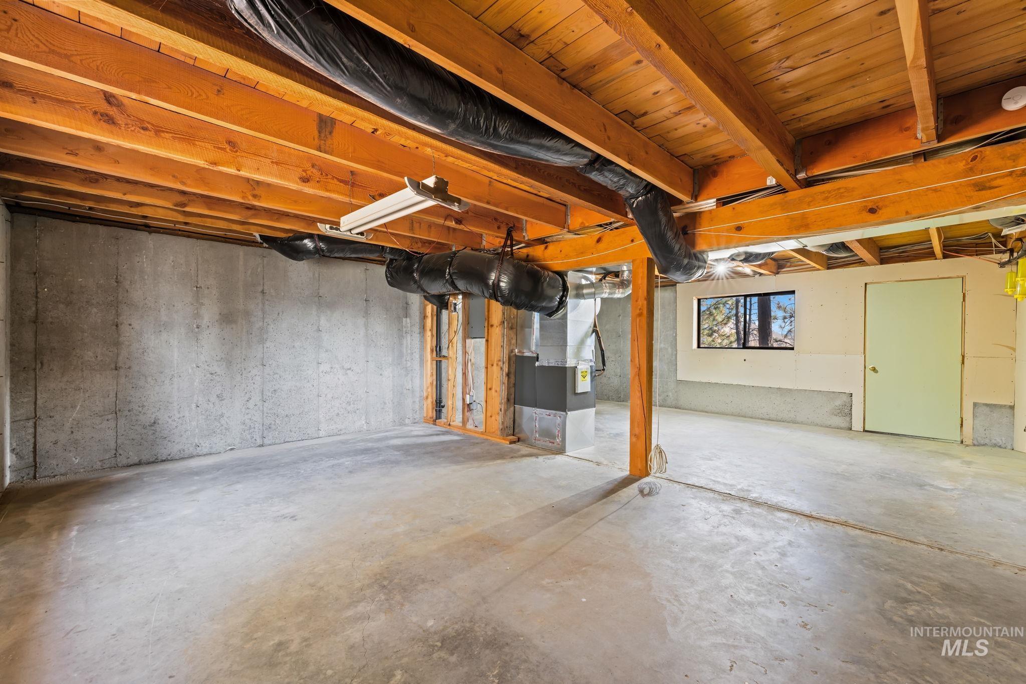 69 Skyview Lane, Boise, Idaho 83716, 3 Bedrooms, 2 Bathrooms, Residential For Sale, Price $465,000, 98998707