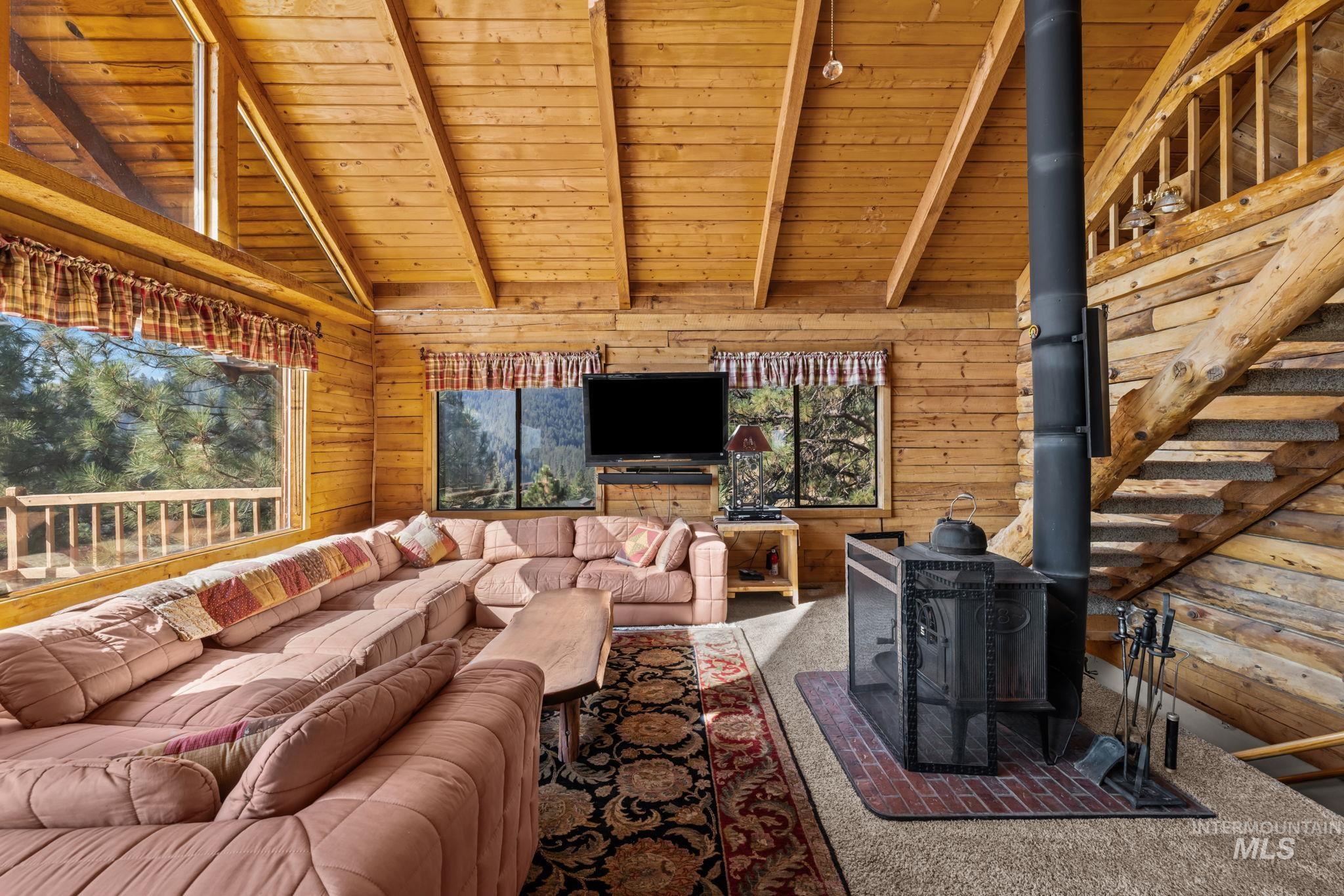 69 Skyview Lane, Boise, Idaho 83716, 3 Bedrooms, 2 Bathrooms, Residential For Sale, Price $465,000, 98998707