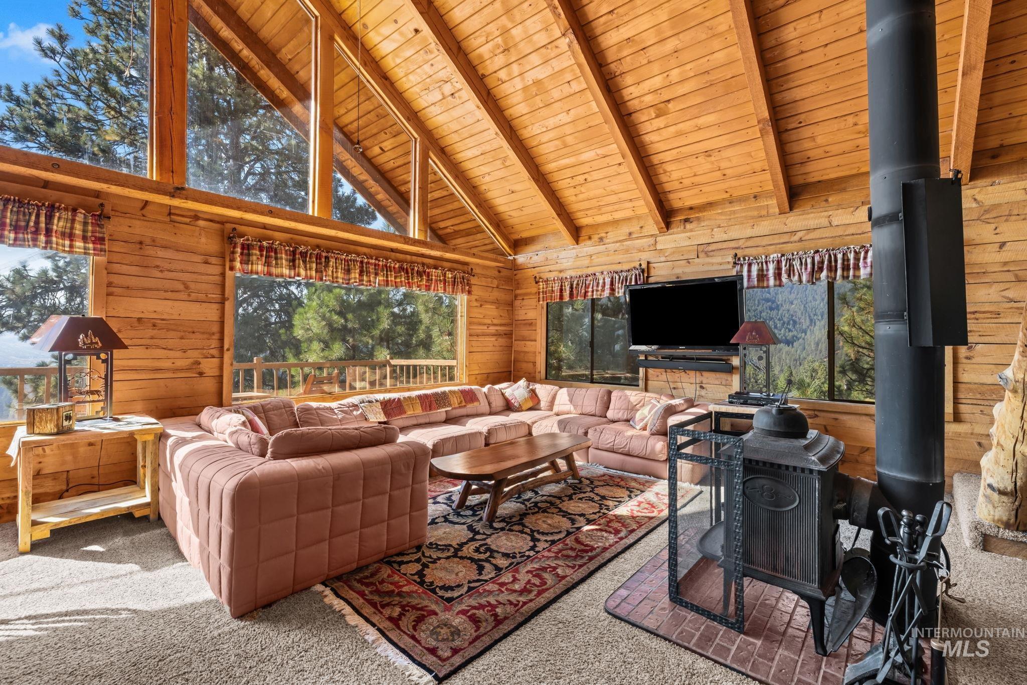 69 Skyview Lane, Boise, Idaho 83716, 3 Bedrooms, 2 Bathrooms, Residential For Sale, Price $465,000, 98998707
