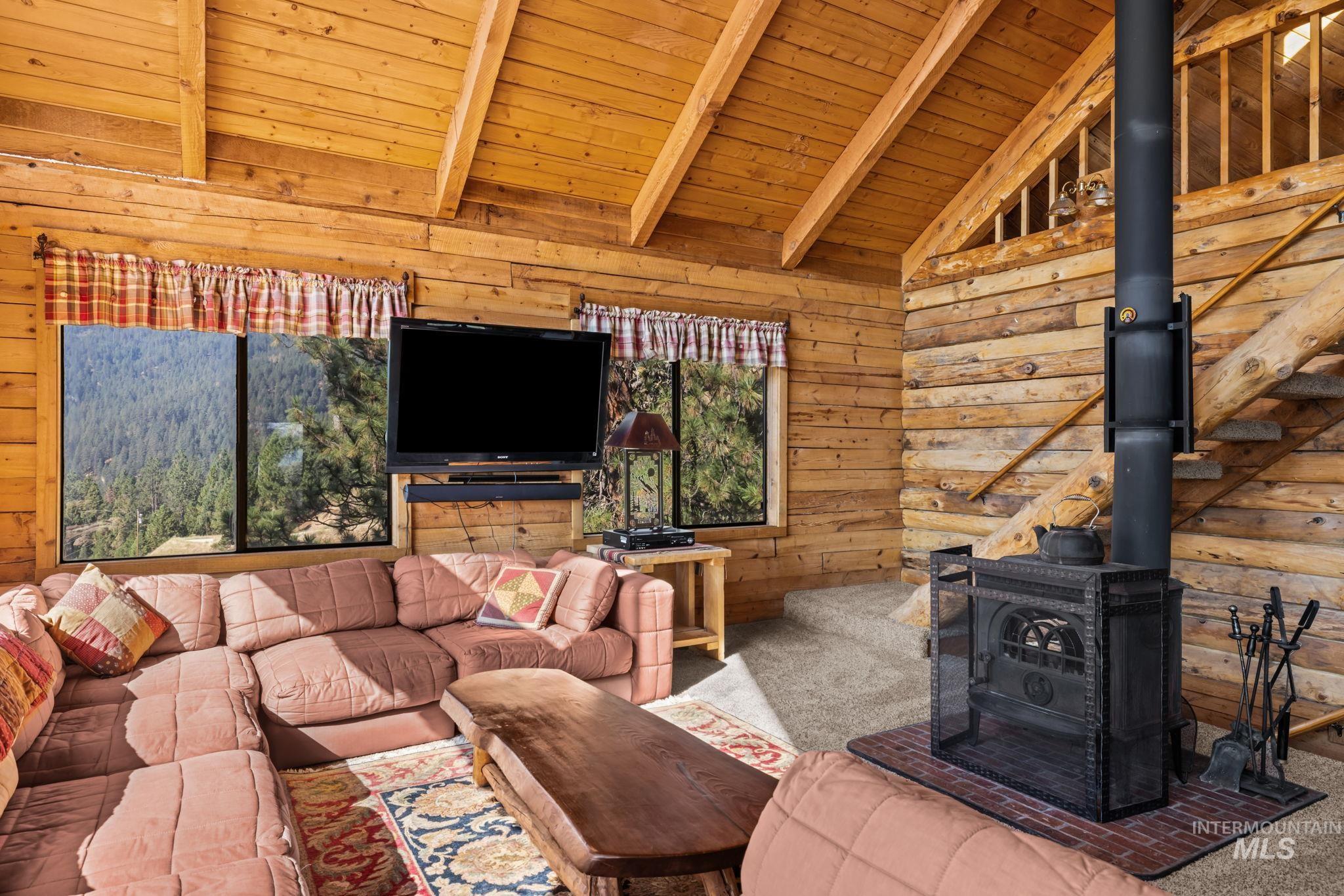 69 Skyview Lane, Boise, Idaho 83716, 3 Bedrooms, 2 Bathrooms, Residential For Sale, Price $465,000, 98998707