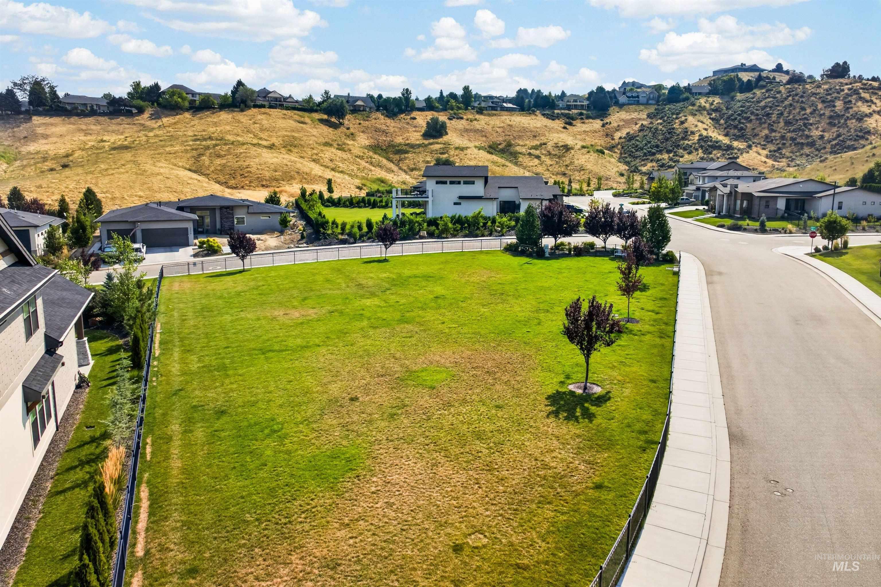 4192 N Arrow Villa Way, Boise, Idaho 83703, 3 Bedrooms, 2.5 Bathrooms, Residential For Sale, Price $1,275,000,MLS 98998715
