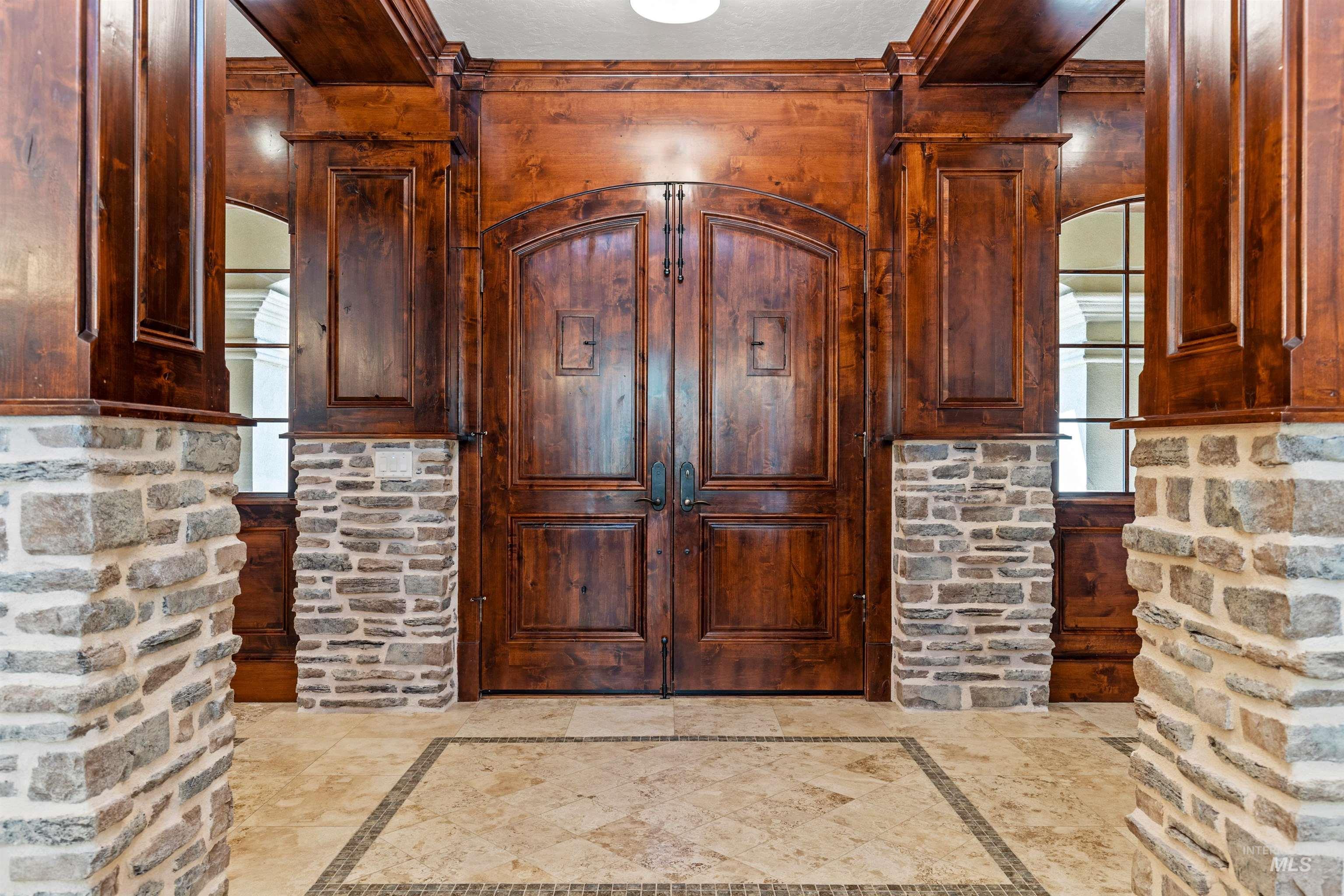 1020 W Shearwater Lane, Eagle, Idaho 83616, 4 Bedrooms, 4.5 Bathrooms, Residential For Sale, Price $2,995,000,MLS 98998717