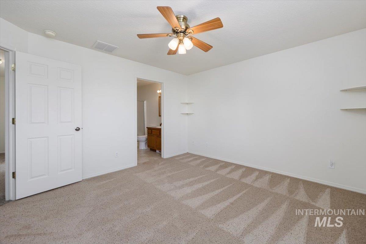 555 Hunter Ave, Twin Falls, Idaho 83301, 3 Bedrooms, 2 Bathrooms, Residential For Sale, Price $309,900, 98998719
