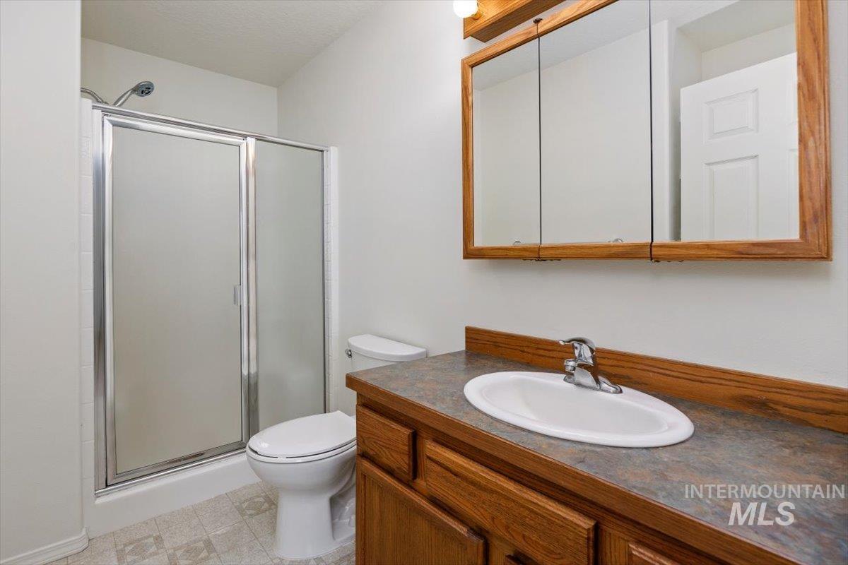 555 Hunter Ave, Twin Falls, Idaho 83301, 3 Bedrooms, 2 Bathrooms, Residential For Sale, Price $309,900, 98998719