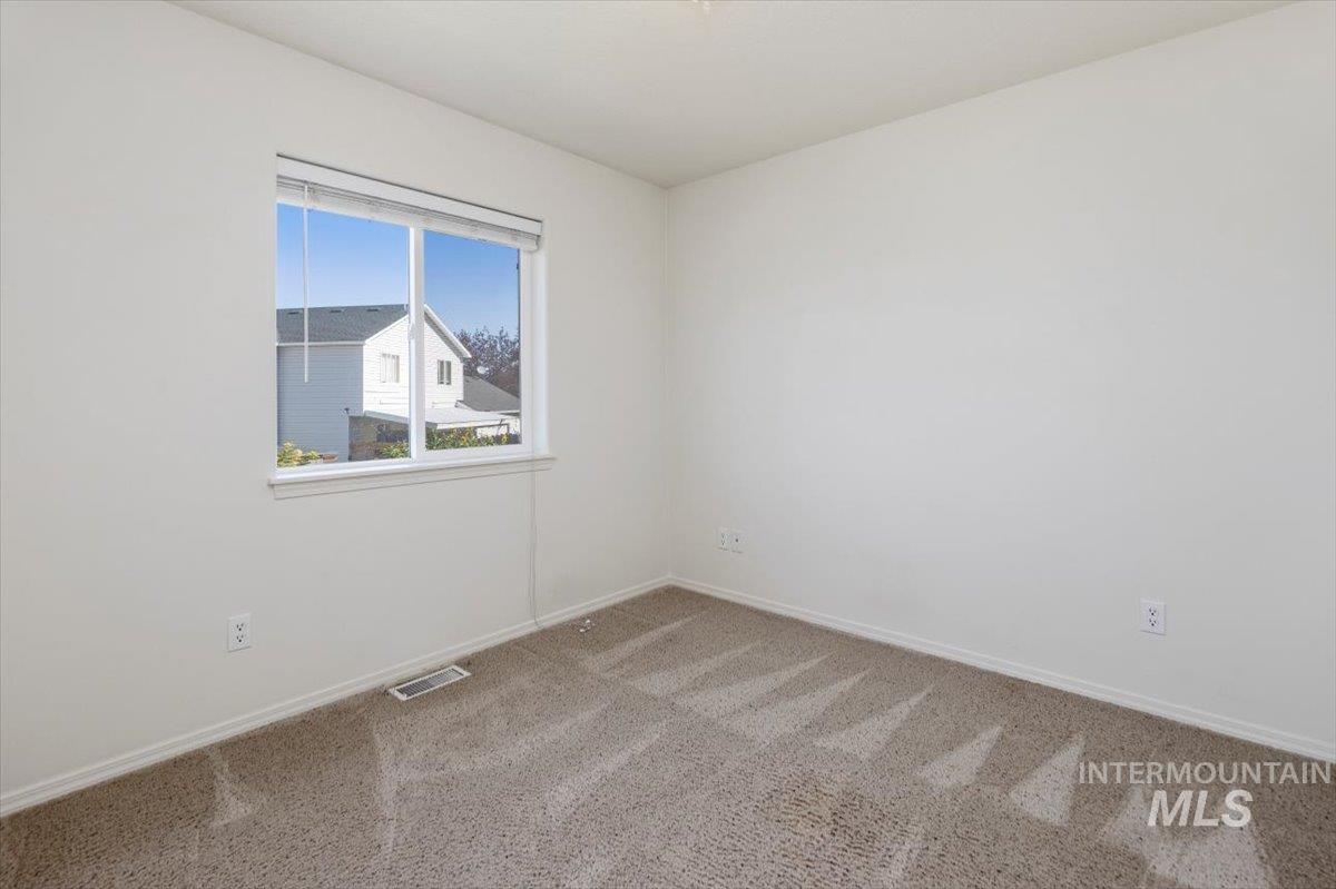 555 Hunter Ave, Twin Falls, Idaho 83301, 3 Bedrooms, 2 Bathrooms, Residential For Sale, Price $309,900, 98998719