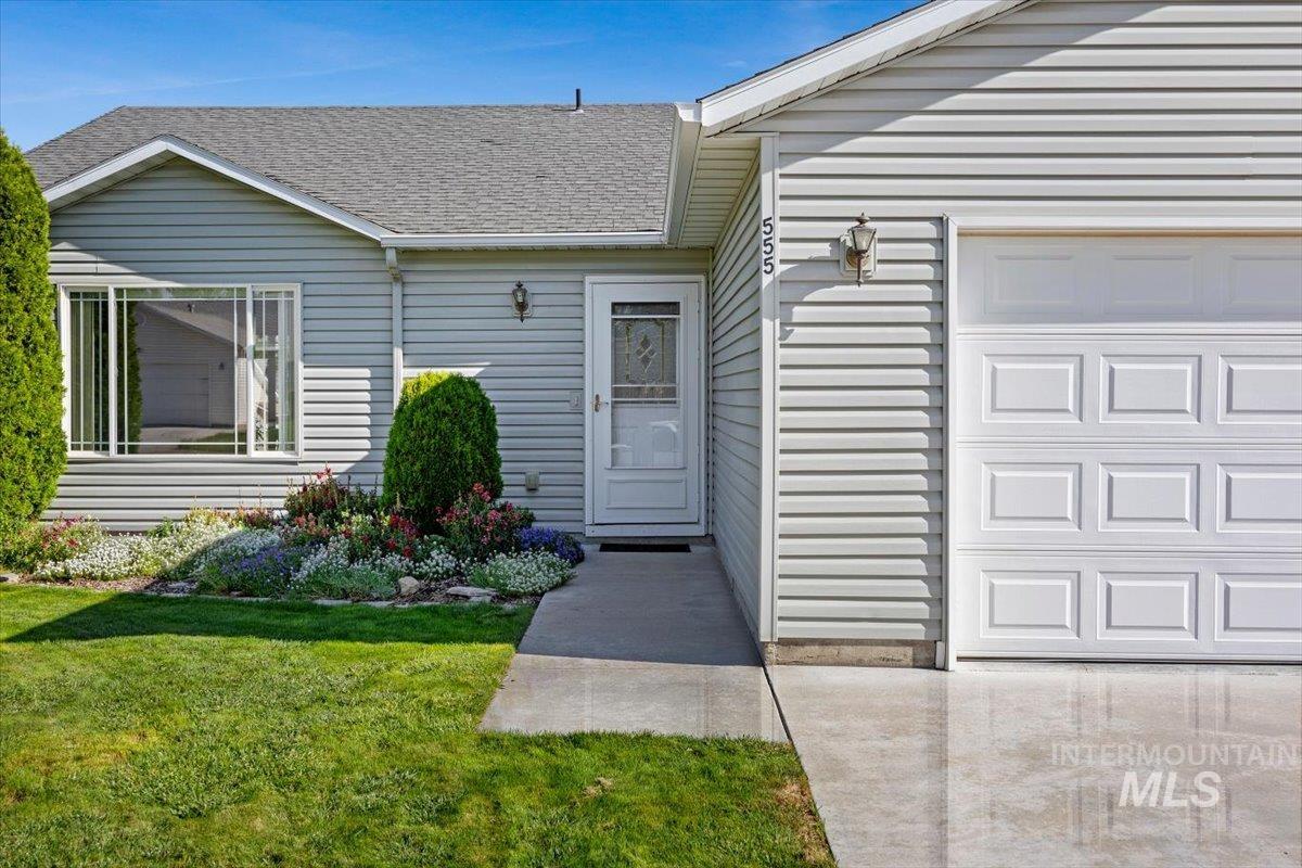 555 Hunter Ave, Twin Falls, Idaho 83301, 3 Bedrooms, 2 Bathrooms, Residential For Sale, Price $309,900, 98998719