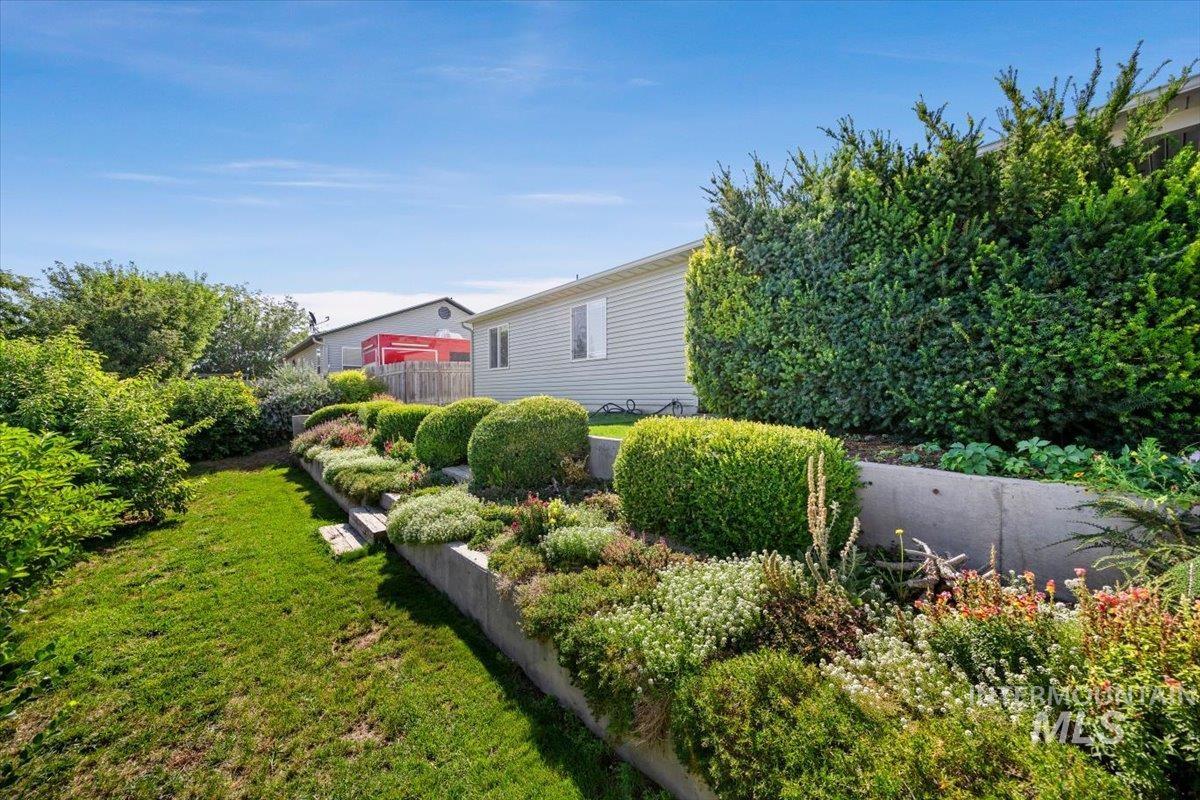 555 Hunter Ave, Twin Falls, Idaho 83301, 3 Bedrooms, 2 Bathrooms, Residential For Sale, Price $309,900, 98998719