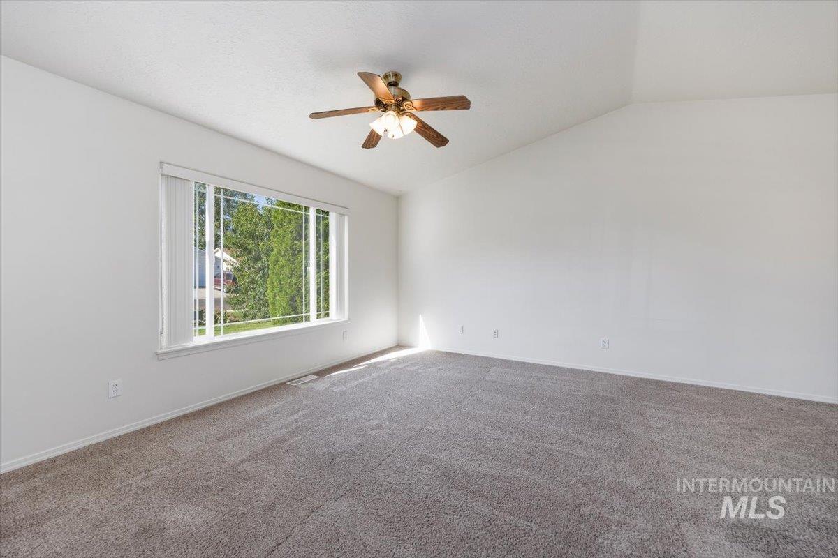 555 Hunter Ave, Twin Falls, Idaho 83301, 3 Bedrooms, 2 Bathrooms, Residential For Sale, Price $309,900, 98998719
