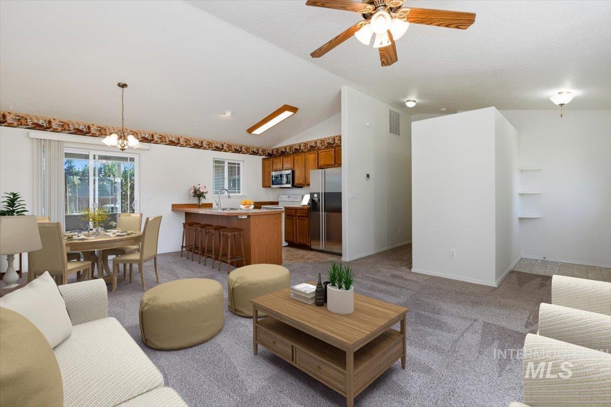 555 Hunter Ave, Twin Falls, Idaho 83301, 3 Bedrooms, 2 Bathrooms, Residential For Sale, Price $309,900, 98998719