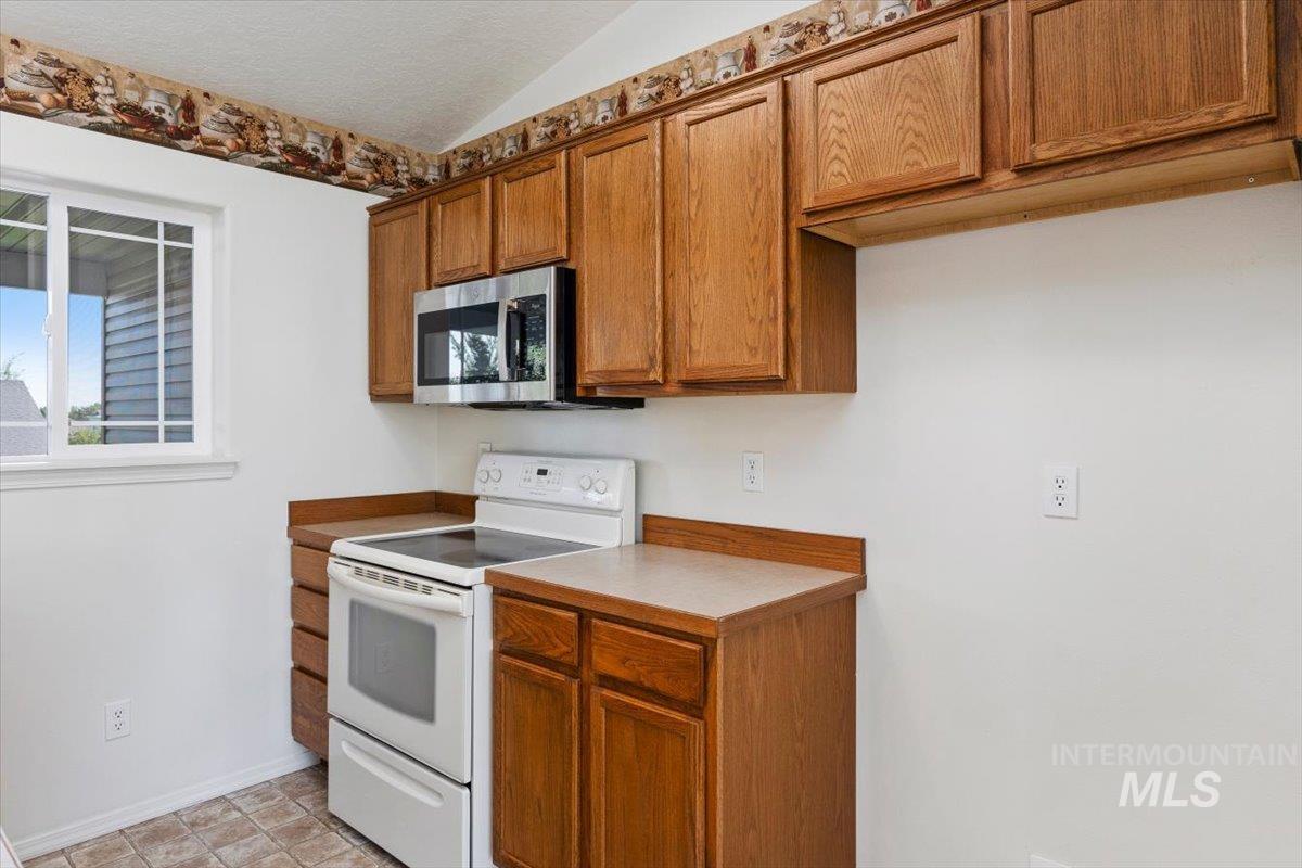 555 Hunter Ave, Twin Falls, Idaho 83301, 3 Bedrooms, 2 Bathrooms, Residential For Sale, Price $309,900, 98998719
