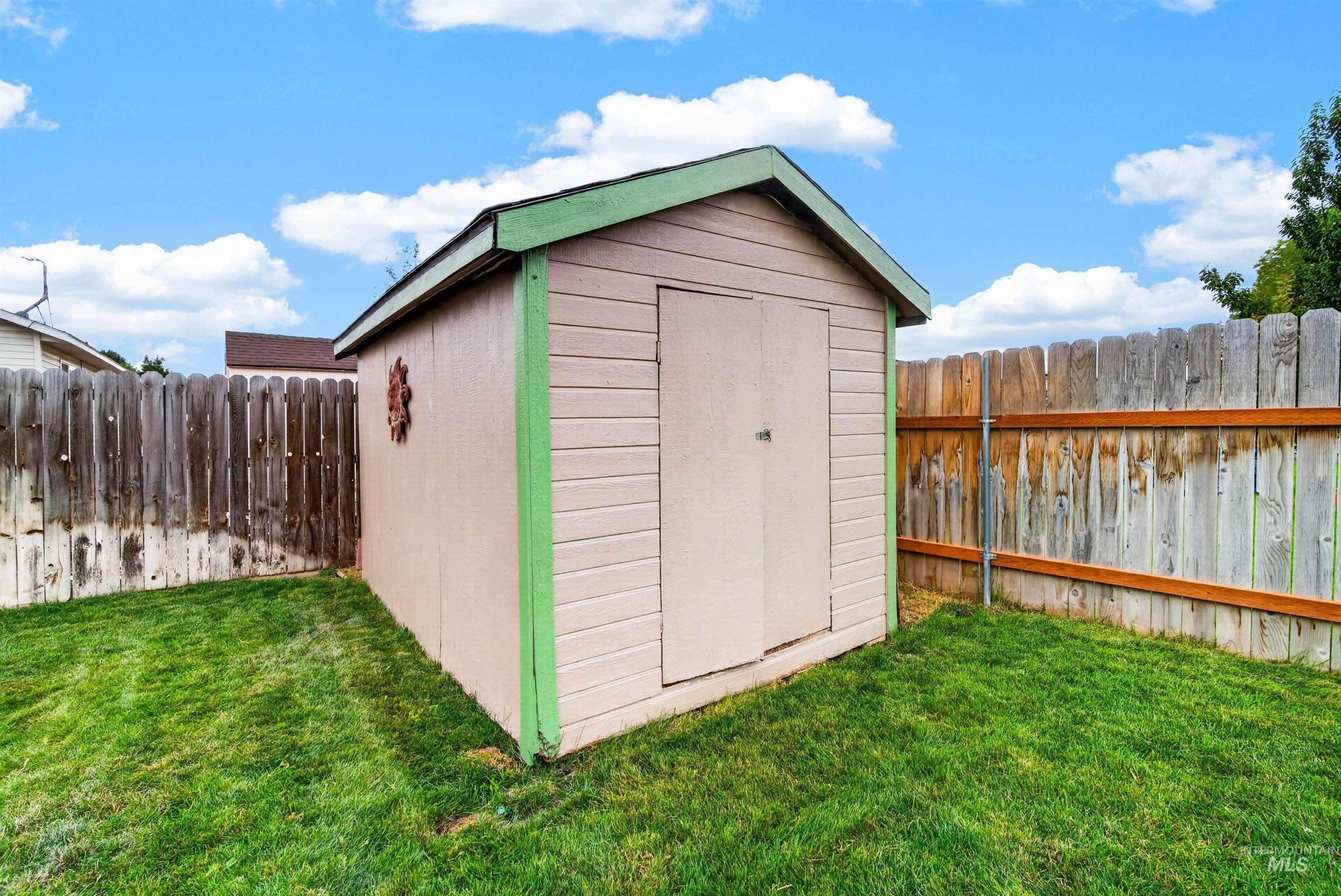 1405 Boundary Street, Nampa, Idaho 83686, 3 Bedrooms, 2 Bathrooms, Residential For Sale, Price $372,500, 98998720