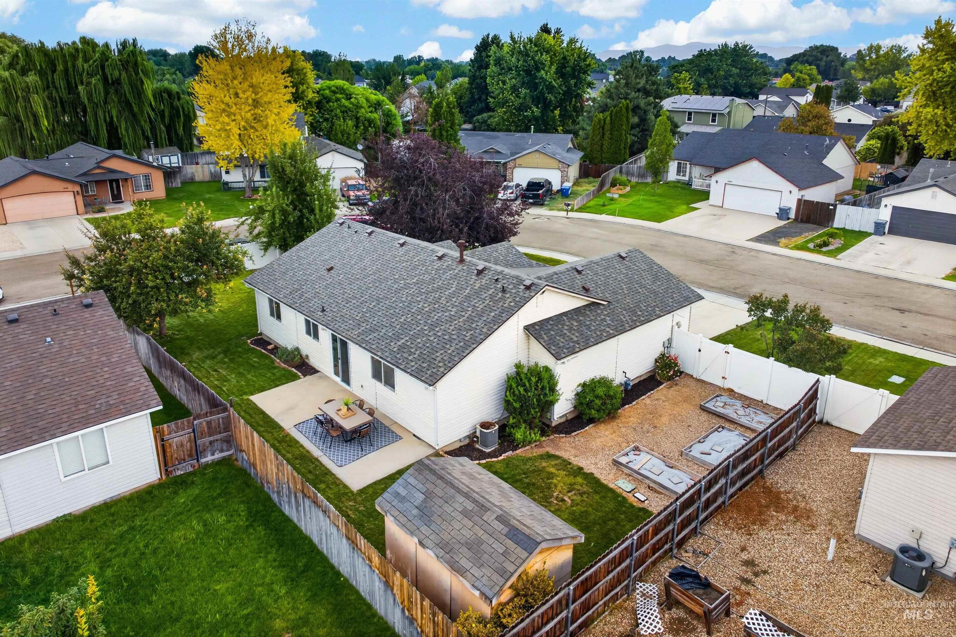 1405 Boundary Street, Nampa, Idaho 83686, 3 Bedrooms, 2 Bathrooms, Residential For Sale, Price $372,500, 98998720