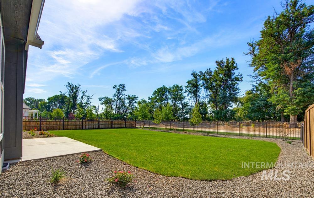 2141 E Thea Dr, Kuna, Idaho 83634, 4 Bedrooms, 3 Bathrooms, Residential For Sale, Price $824,900,MLS 98998722