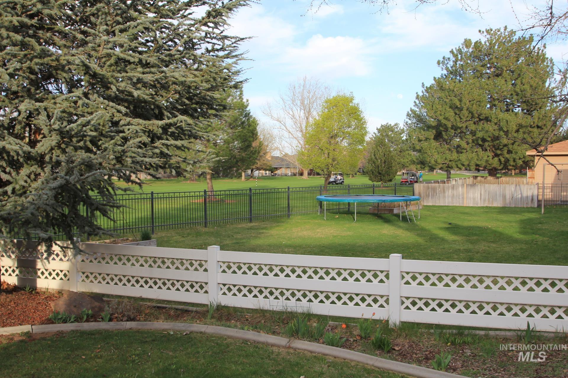 3728 W Sugar Creek Dr., Meridian, Idaho 83646, 3 Bedrooms, 2 Bathrooms, Residential For Sale, Price $476,900, 98998723