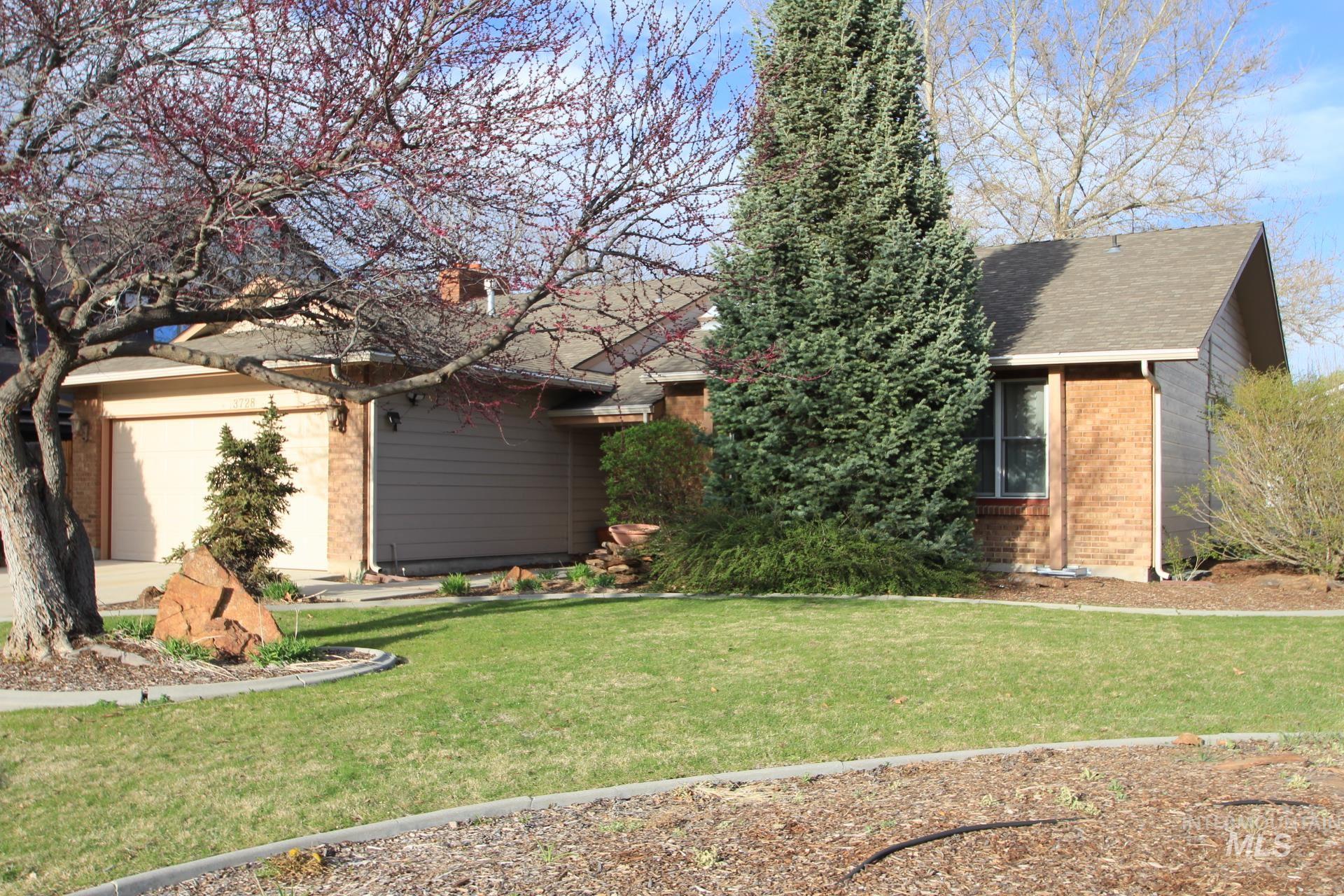 3728 W Sugar Creek Dr., Meridian, Idaho 83646, 3 Bedrooms, 2 Bathrooms, Residential For Sale, Price $476,900, 98998723