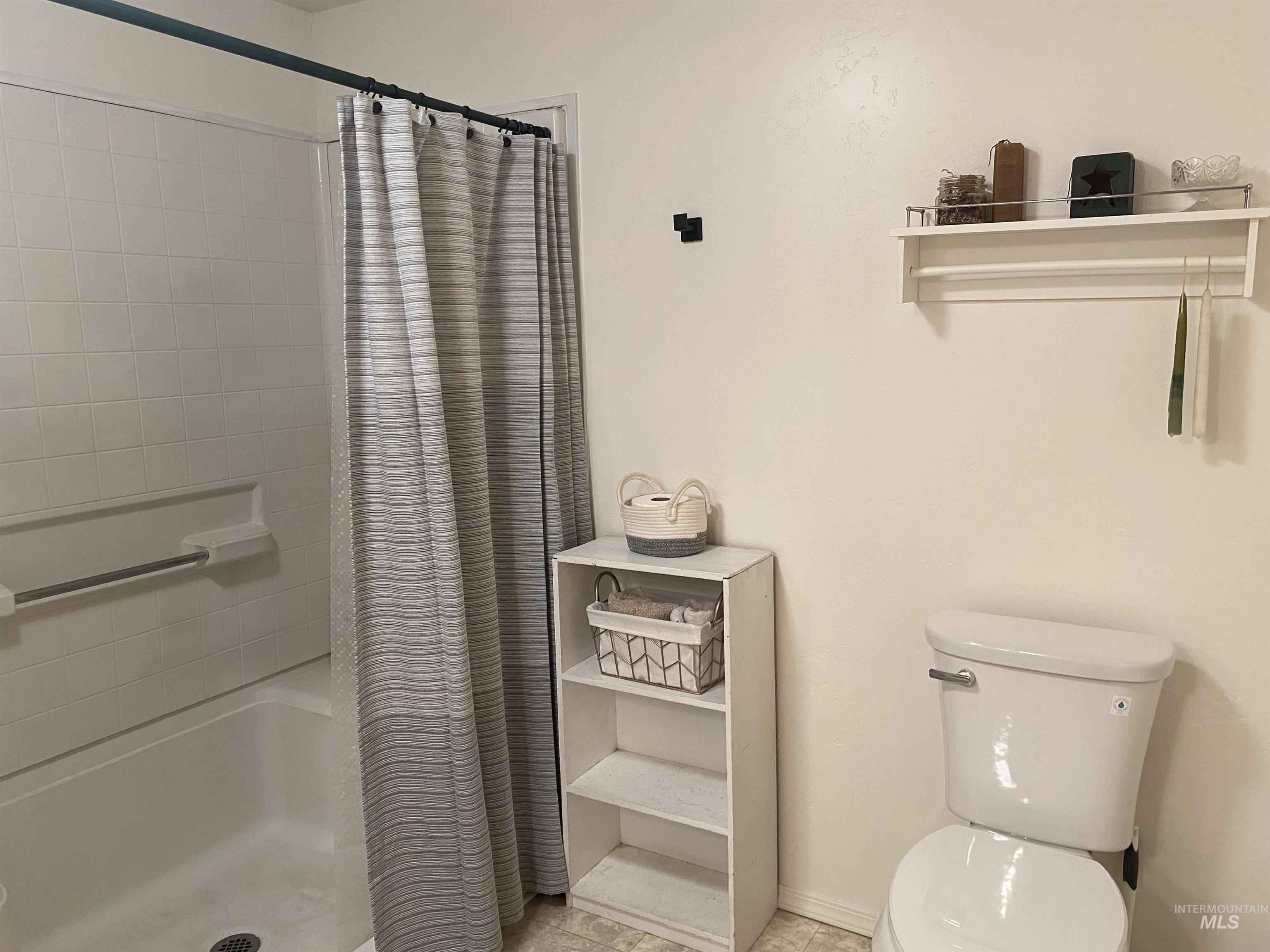 1630 Birch Ave #A & #B, Lewiston, Idaho 83501, 3 Bedrooms, 2 Bathrooms, Residential Income For Sale, Price $585,000,MLS 98998726