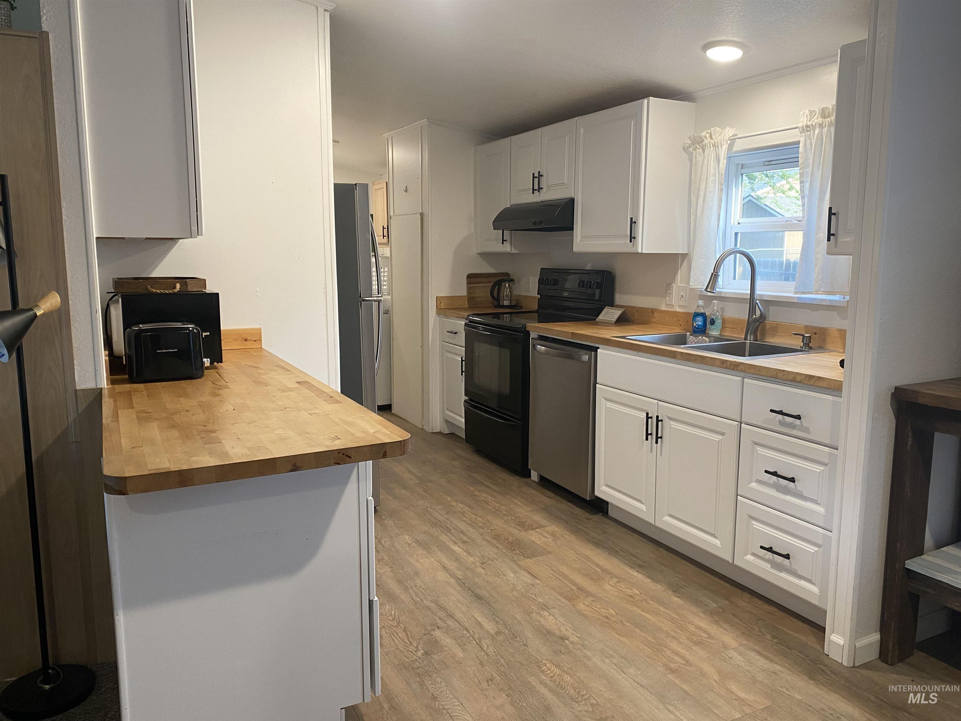 1630 Birch Ave #A & #B, Lewiston, Idaho 83501, 3 Bedrooms, 2 Bathrooms, Residential Income For Sale, Price $585,000,MLS 98998726