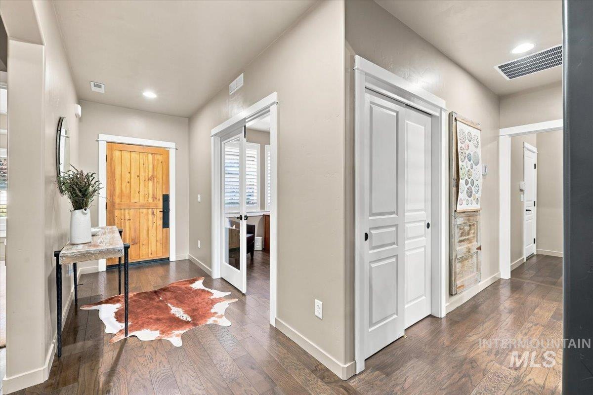 11341 W Mountain Iris St, Star, Idaho 83669, 3 Bedrooms, 2 Bathrooms, Residential For Sale, Price $585,000,MLS 98998727