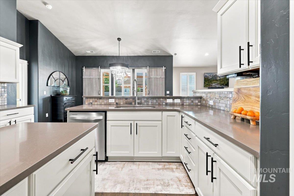 11341 W Mountain Iris St, Star, Idaho 83669, 3 Bedrooms, 2 Bathrooms, Residential For Sale, Price $585,000,MLS 98998727