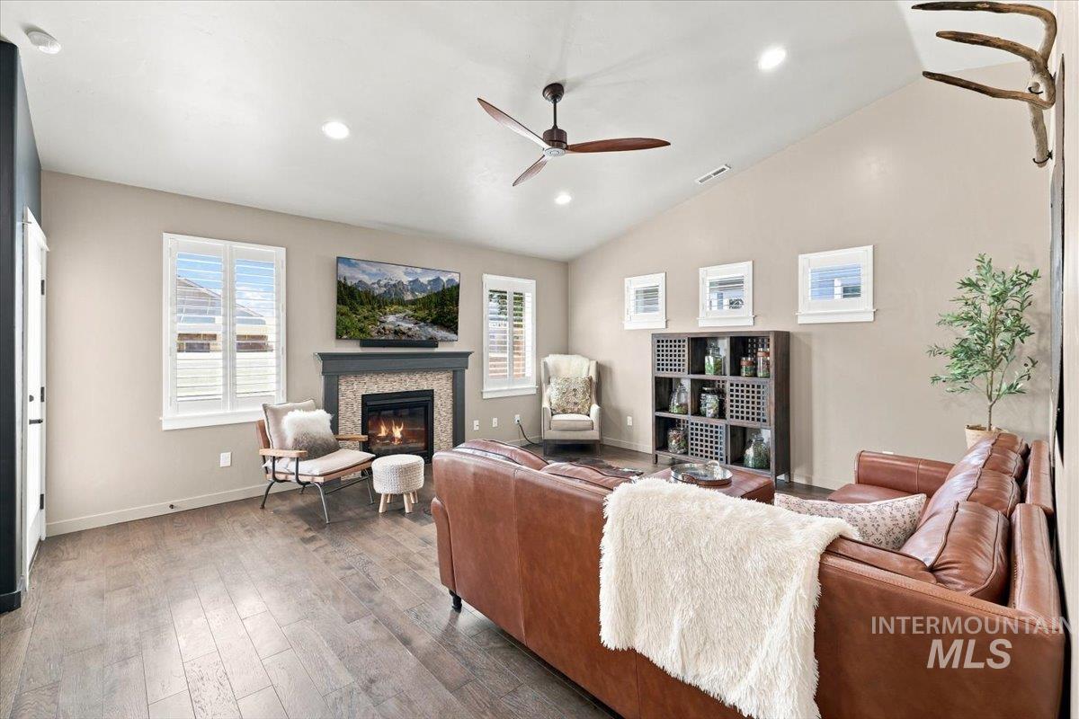11341 W Mountain Iris St, Star, Idaho 83669, 3 Bedrooms, 2 Bathrooms, Residential For Sale, Price $585,000,MLS 98998727