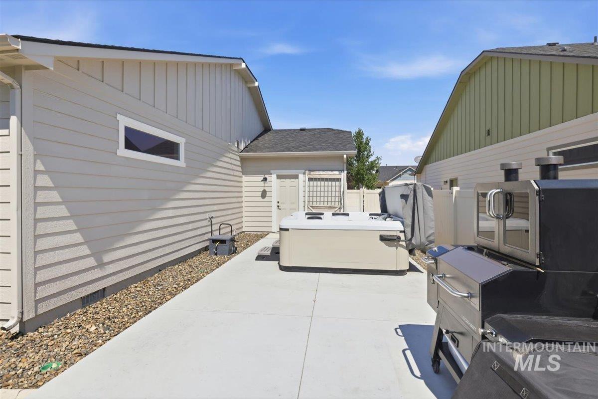 11341 W Mountain Iris St, Star, Idaho 83669, 3 Bedrooms, 2 Bathrooms, Residential For Sale, Price $585,000,MLS 98998727