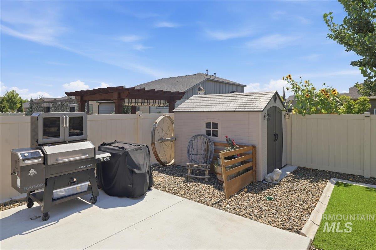 11341 W Mountain Iris St, Star, Idaho 83669, 3 Bedrooms, 2 Bathrooms, Residential For Sale, Price $585,000,MLS 98998727
