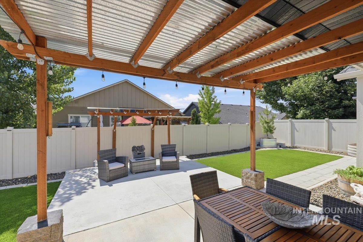 11341 W Mountain Iris St, Star, Idaho 83669, 3 Bedrooms, 2 Bathrooms, Residential For Sale, Price $585,000,MLS 98998727