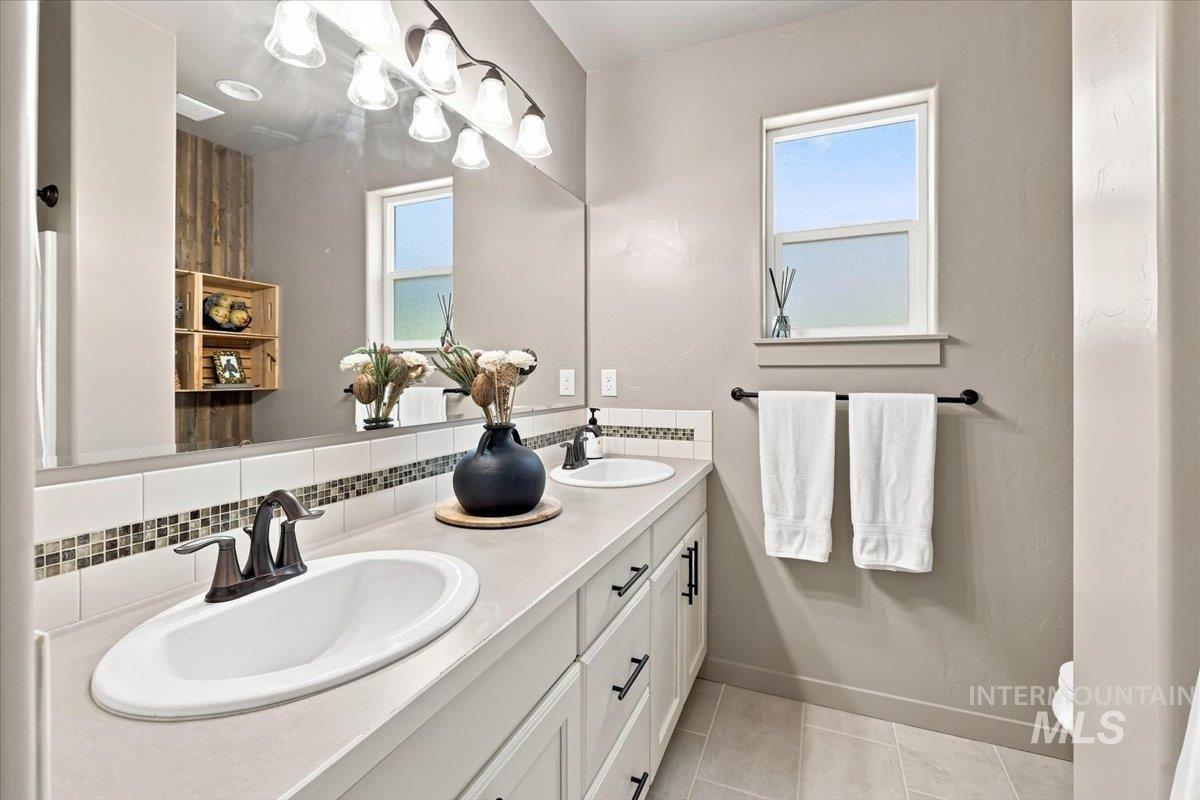 11341 W Mountain Iris St, Star, Idaho 83669, 3 Bedrooms, 2 Bathrooms, Residential For Sale, Price $585,000,MLS 98998727