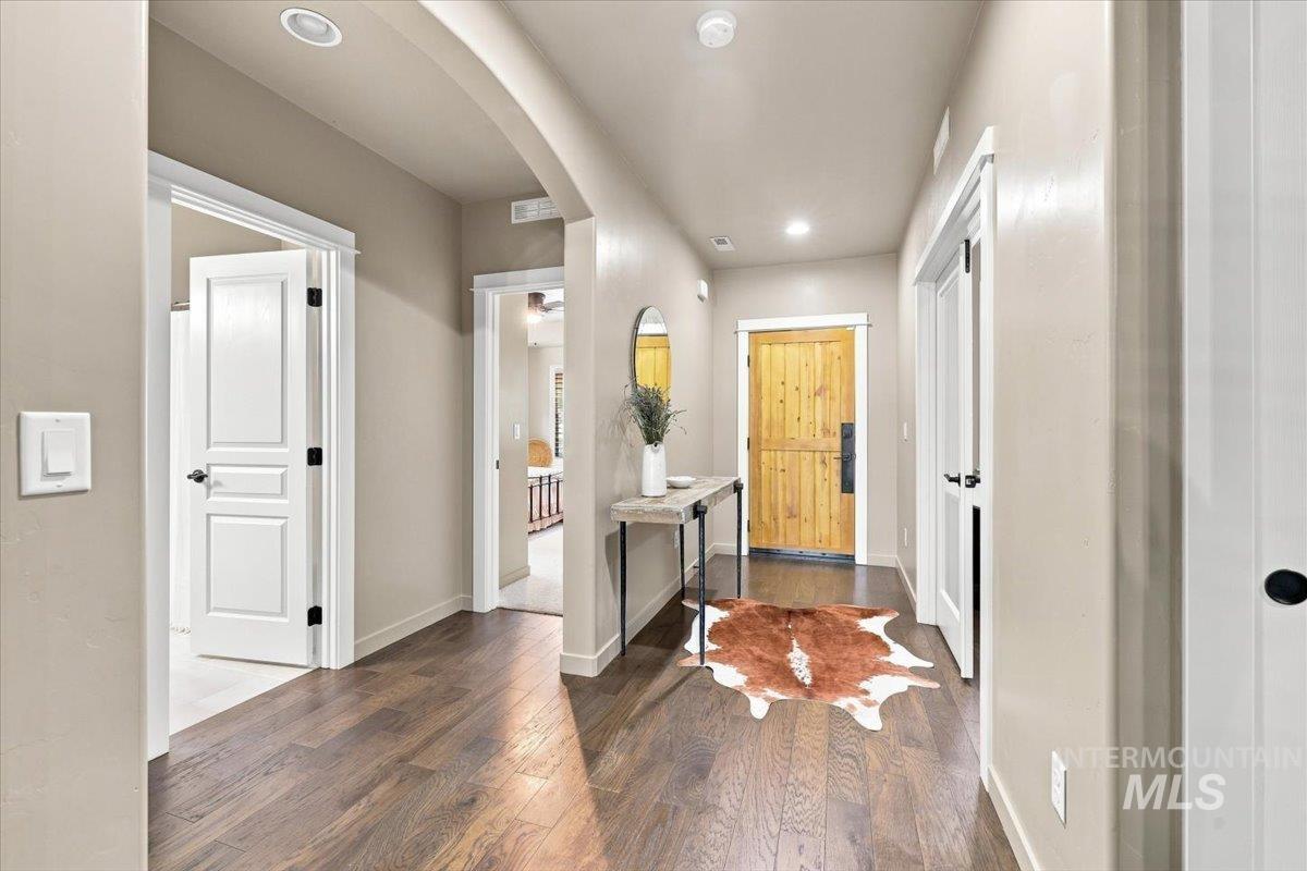 11341 W Mountain Iris St, Star, Idaho 83669, 3 Bedrooms, 2 Bathrooms, Residential For Sale, Price $585,000,MLS 98998727