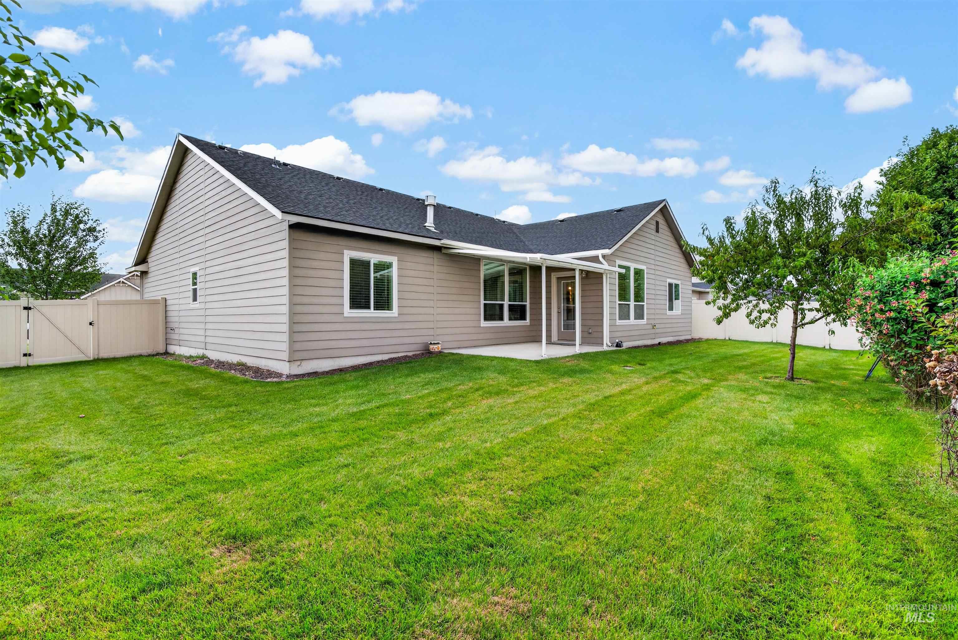 4140 W Stone House, Eagle, Idaho 83616, 3 Bedrooms, 2 Bathrooms, Residential For Sale, Price $595,000,MLS 98998730