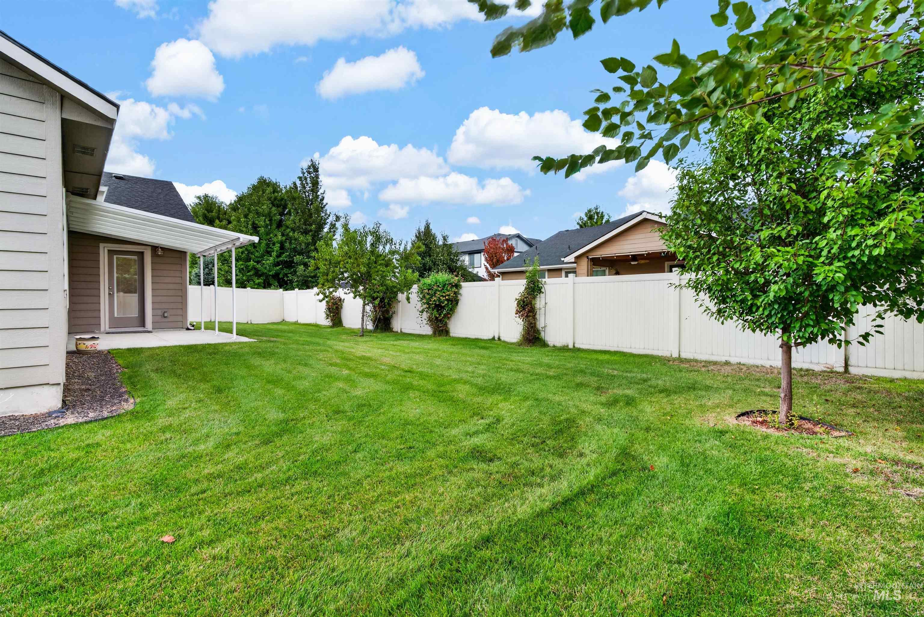 4140 W Stone House, Eagle, Idaho 83616, 3 Bedrooms, 2 Bathrooms, Residential For Sale, Price $595,000,MLS 98998730
