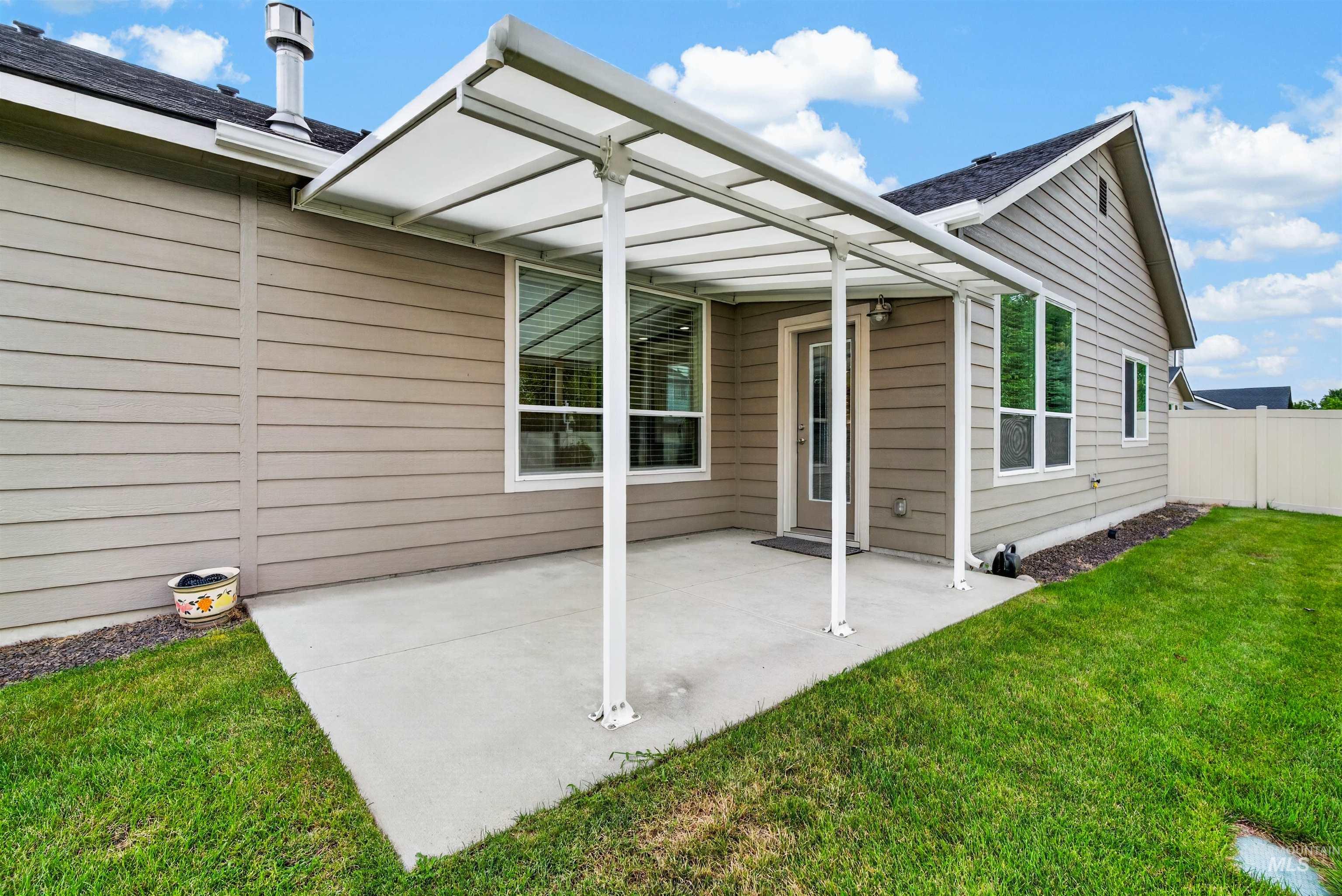 4140 W Stone House, Eagle, Idaho 83616, 3 Bedrooms, 2 Bathrooms, Residential For Sale, Price $595,000,MLS 98998730