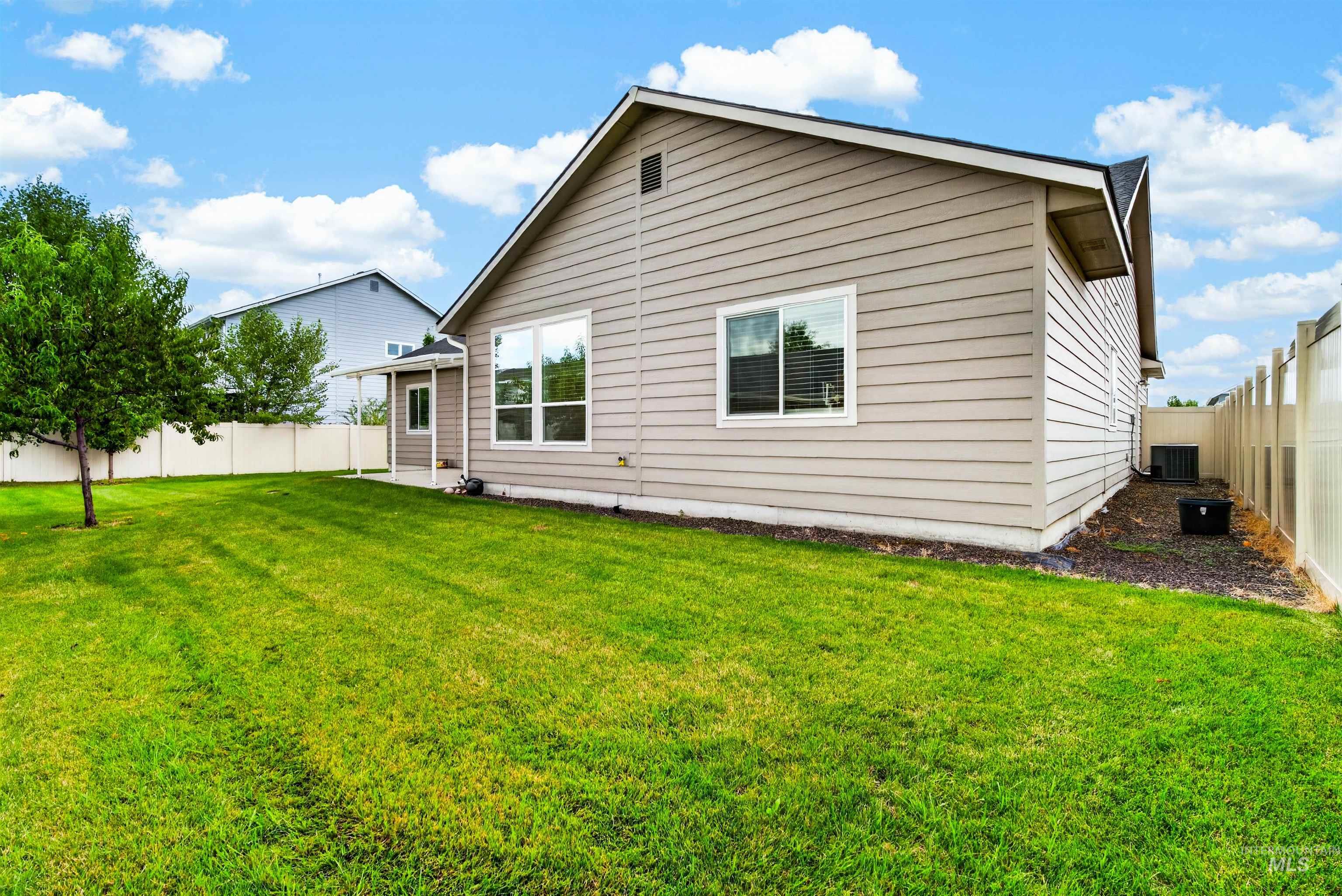 4140 W Stone House, Eagle, Idaho 83616, 3 Bedrooms, 2 Bathrooms, Residential For Sale, Price $595,000,MLS 98998730