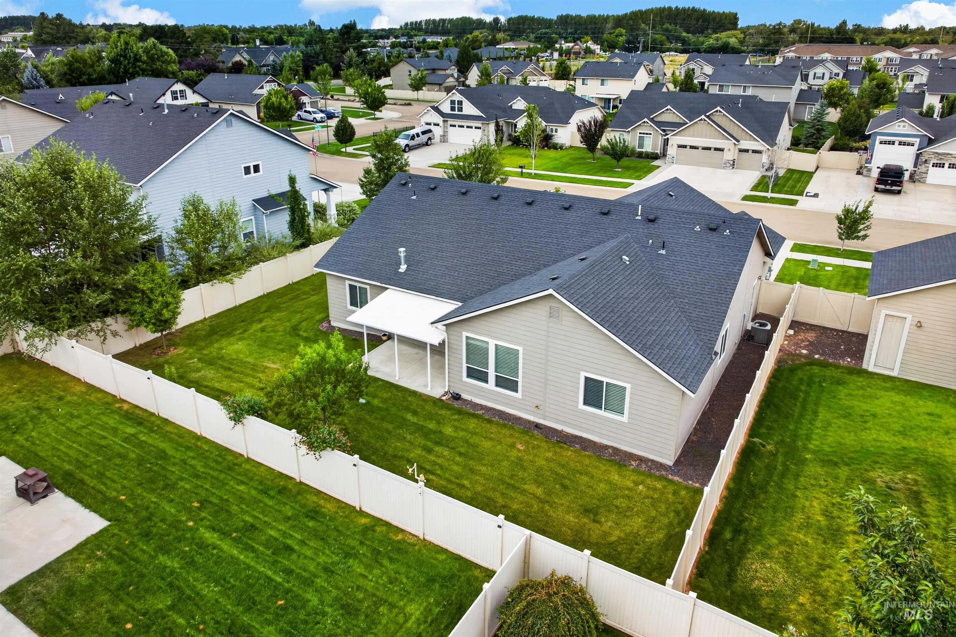 4140 W Stone House, Eagle, Idaho 83616, 3 Bedrooms, 2 Bathrooms, Residential For Sale, Price $595,000,MLS 98998730