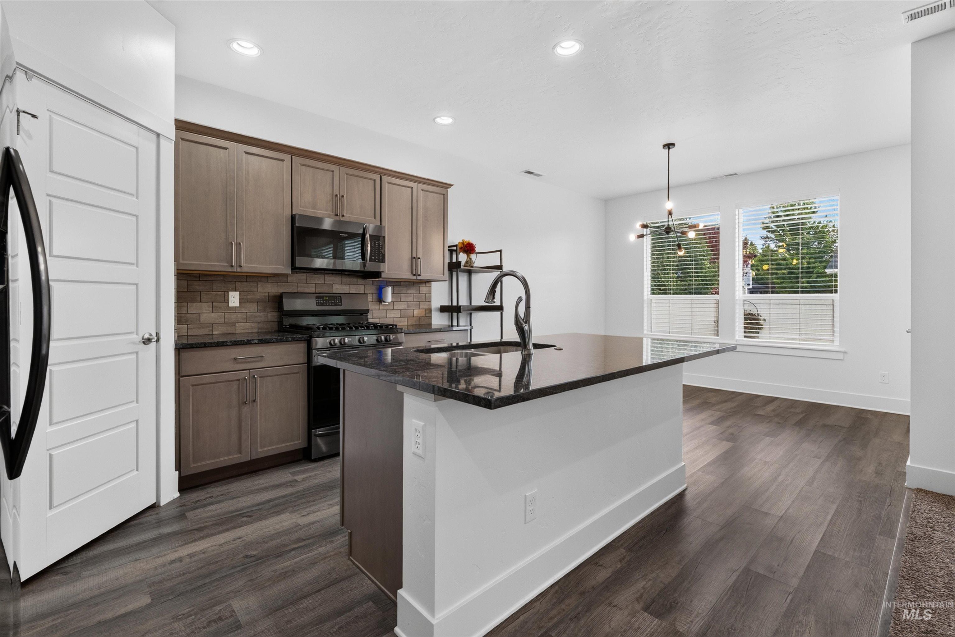 4140 W Stone House, Eagle, Idaho 83616, 3 Bedrooms, 2 Bathrooms, Residential For Sale, Price $595,000,MLS 98998730