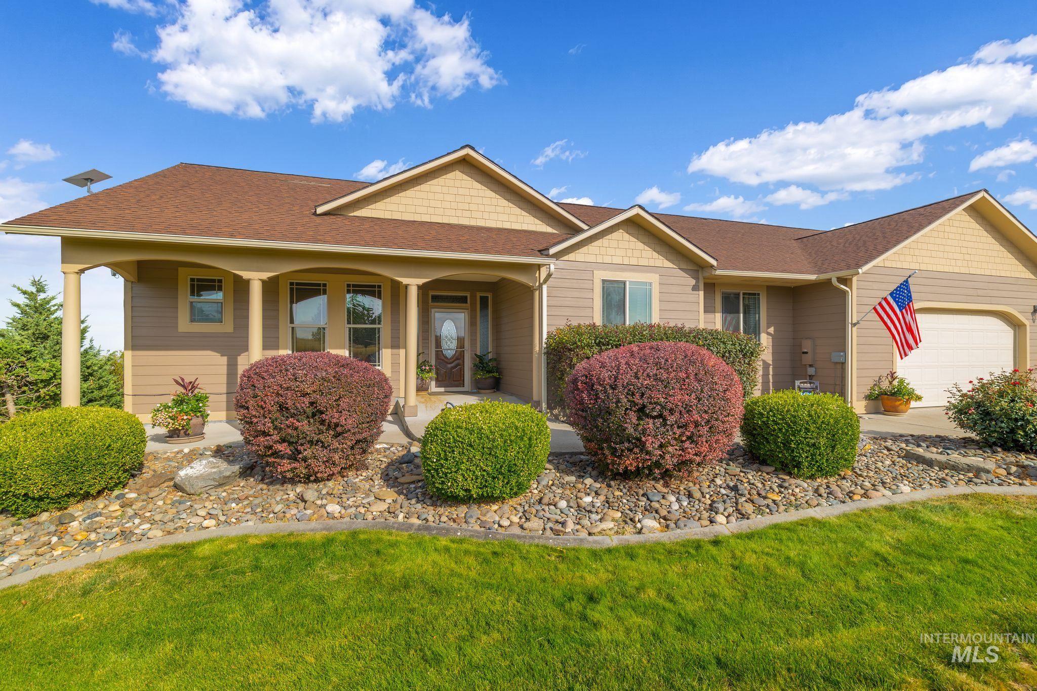 999 Amity Lane, Clarkston, Washington 99403, 5 Bedrooms, 4 Bathrooms, Residential For Sale, Price $995,000,MLS 98998732