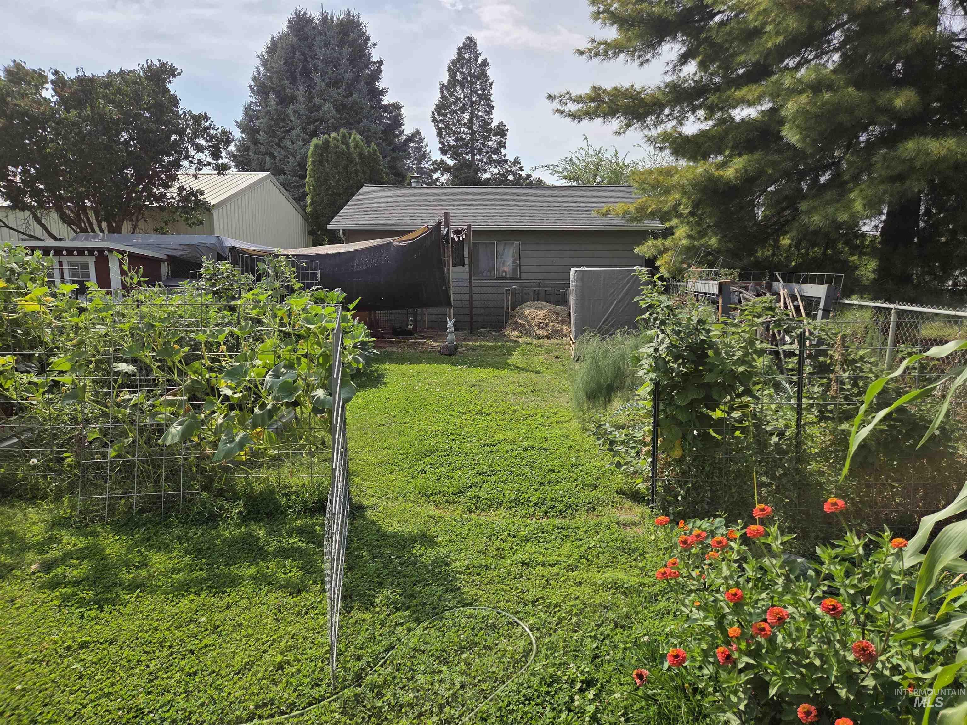 431 Linden Drive, Lewiston, Idaho 83501, 4 Bedrooms, 2.5 Bathrooms, Residential For Sale, Price $390,000, 98998733