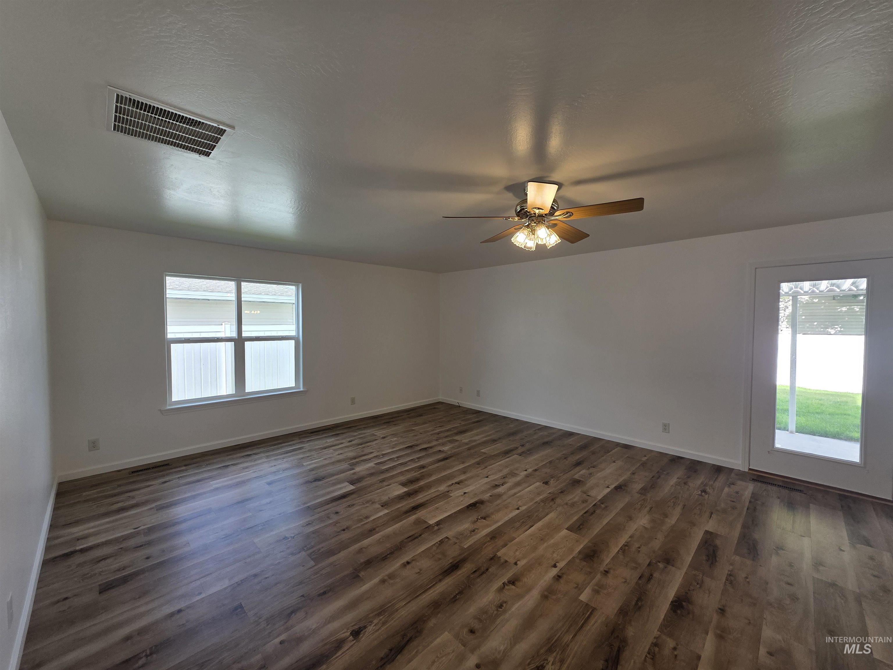 966 Oleary Way, Twin Falls, Idaho 83301, 3 Bedrooms, 2 Bathrooms, Residential For Sale, Price $379,900, 98998734