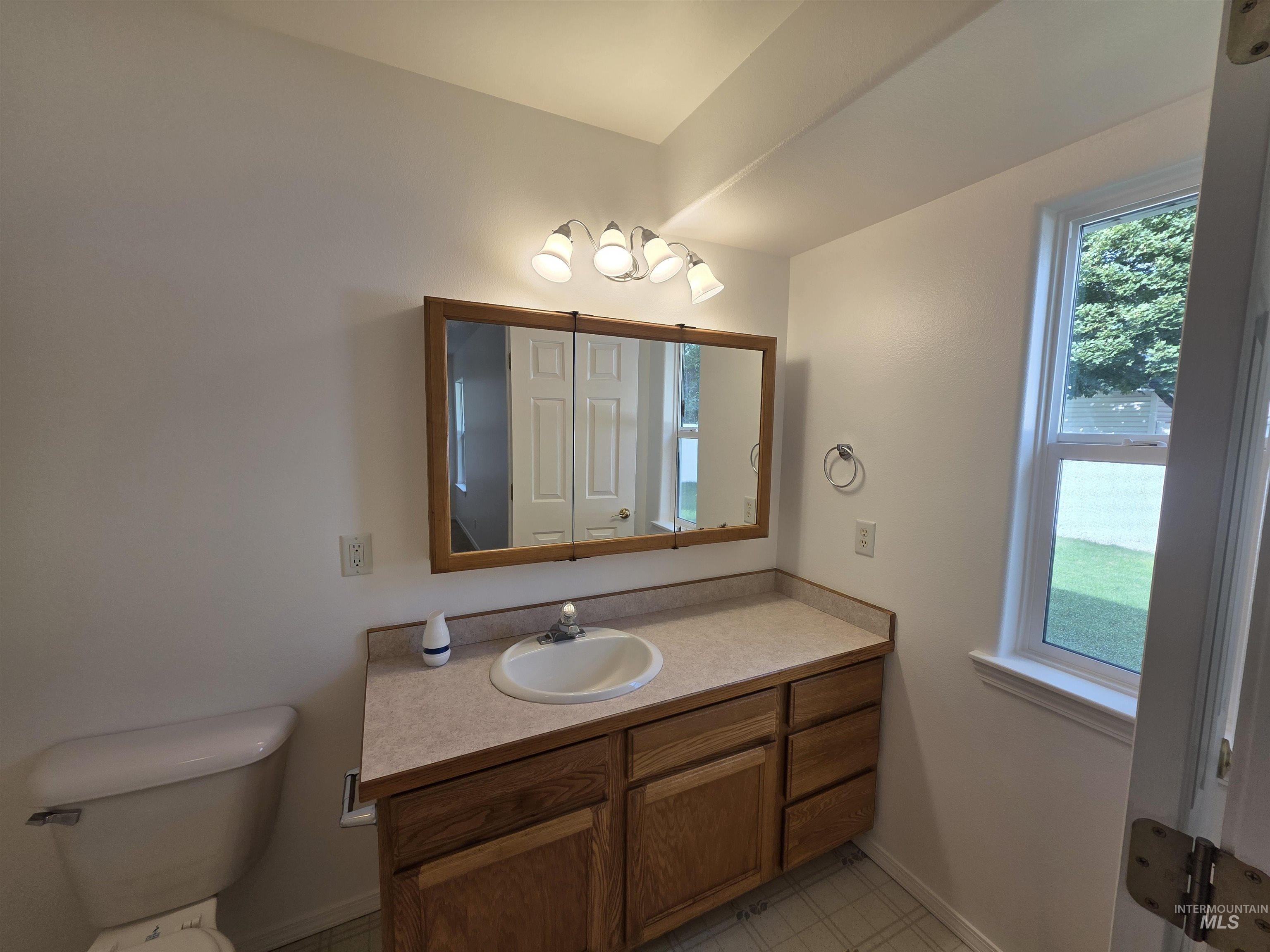 966 Oleary Way, Twin Falls, Idaho 83301, 3 Bedrooms, 2 Bathrooms, Residential For Sale, Price $379,900, 98998734