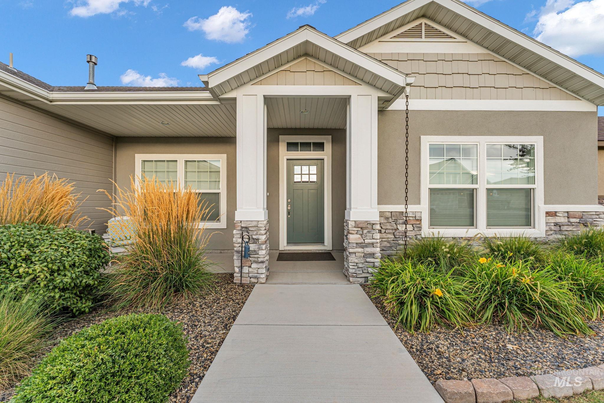 2226 Coolwater Street, Twin Falls, Idaho 83301, 3 Bedrooms, 2.5 Bathrooms, Residential For Sale, Price $560,000,MLS 98998736