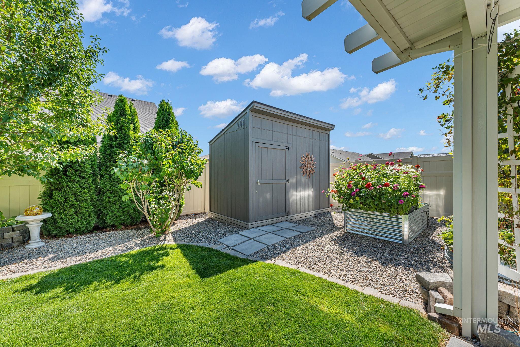 2226 Coolwater Street, Twin Falls, Idaho 83301, 3 Bedrooms, 2.5 Bathrooms, Residential For Sale, Price $560,000,MLS 98998736