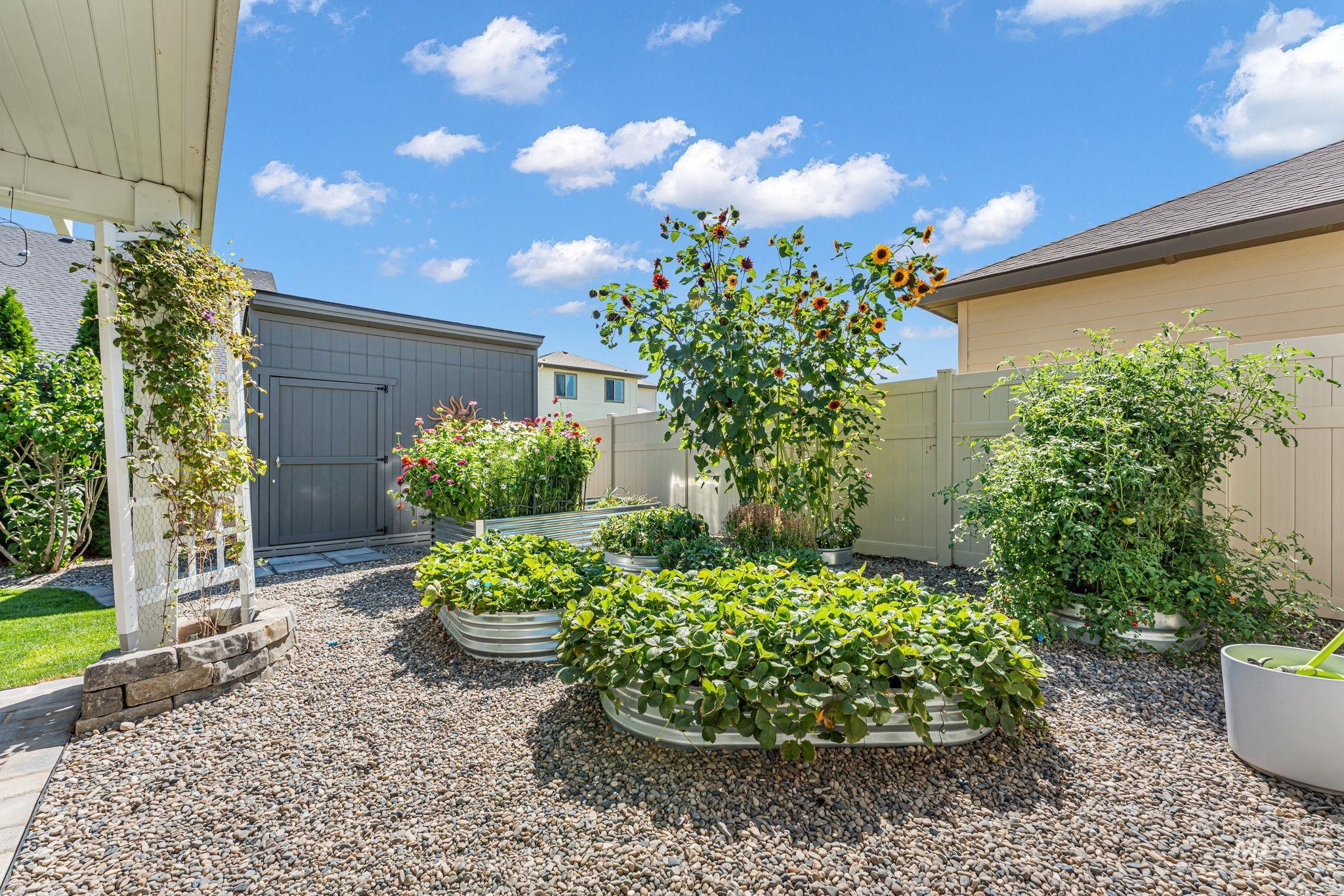2226 Coolwater Street, Twin Falls, Idaho 83301, 3 Bedrooms, 2.5 Bathrooms, Residential For Sale, Price $560,000,MLS 98998736