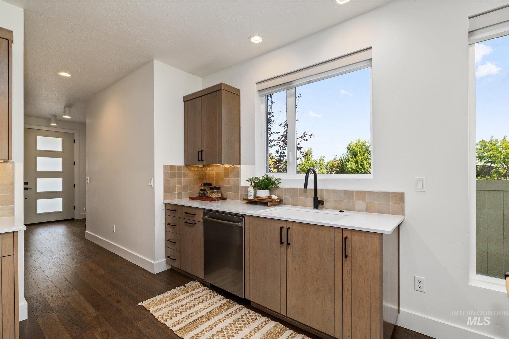6416 S Astoria Ave, Meridian, Idaho 83642, 4 Bedrooms, 2.5 Bathrooms, Residential For Sale, Price $550,000,MLS 98998740