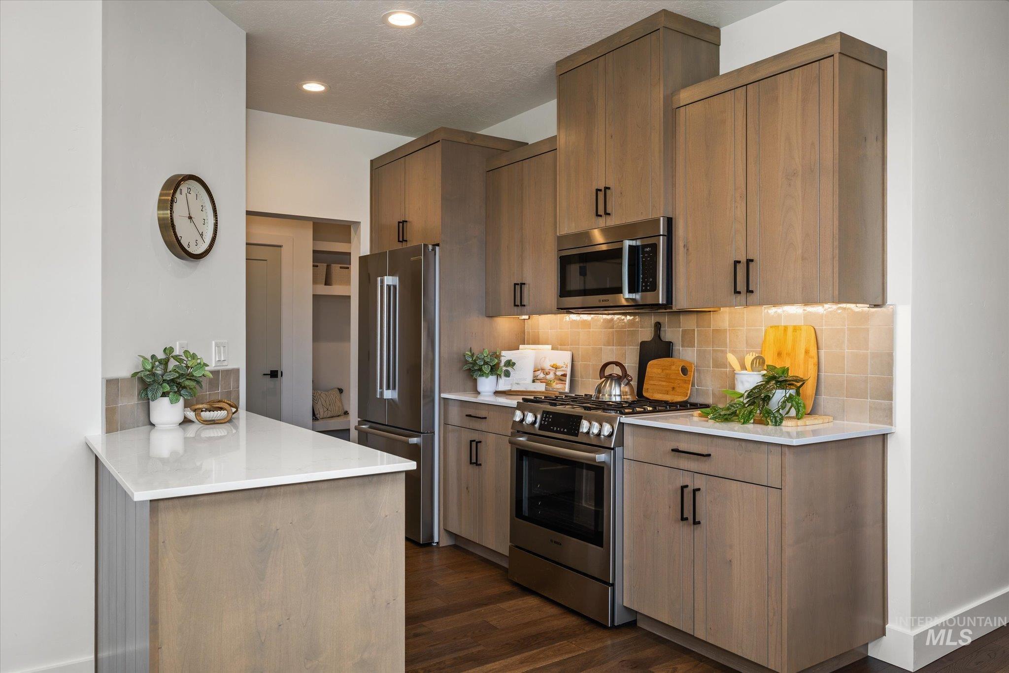 6416 S Astoria Ave, Meridian, Idaho 83642, 4 Bedrooms, 2.5 Bathrooms, Residential For Sale, Price $550,000,MLS 98998740