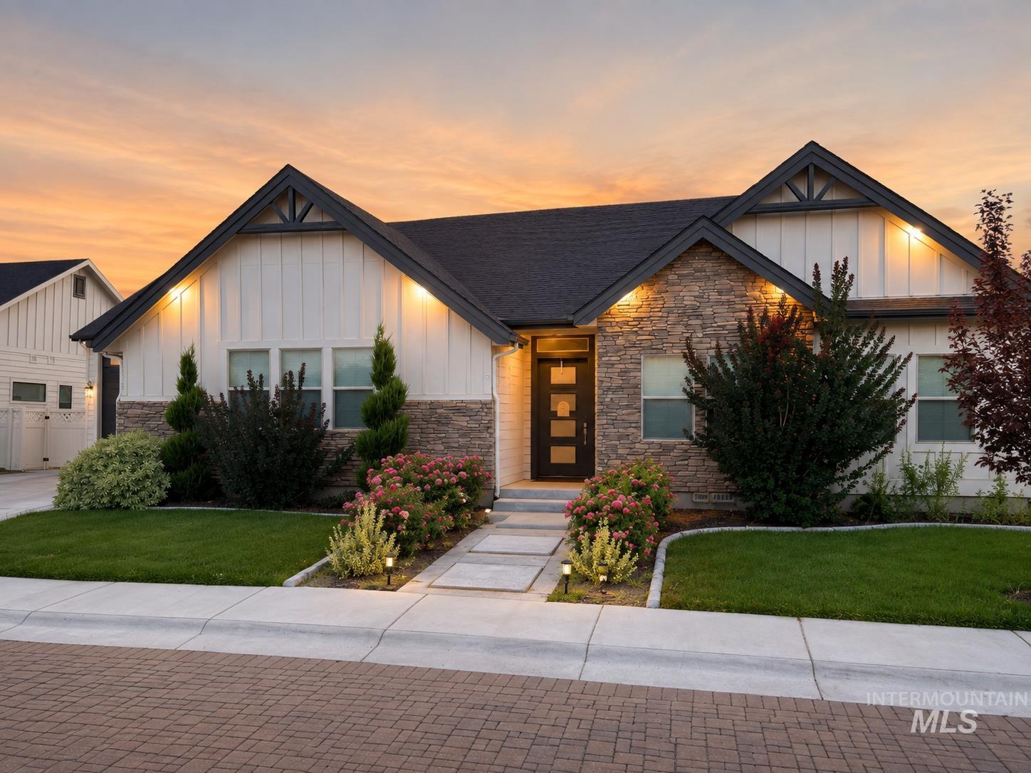 5518 N Asissi Ave, Meridian, Idaho 83646, 4 Bedrooms, 2.5 Bathrooms, Residential For Sale, Price $879,000,MLS 98998741