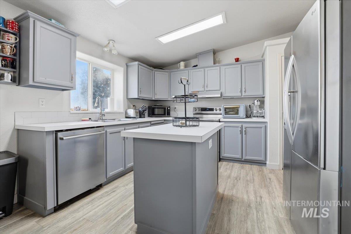 545 S Conover, Eagle, Idaho 83616, 3 Bedrooms, 2 Bathrooms, Residential For Sale, Price $629,500, 98998742
