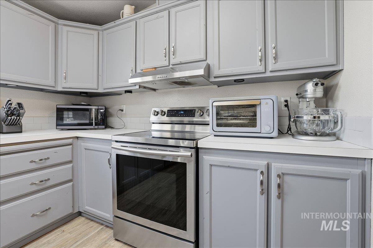 545 S Conover, Eagle, Idaho 83616, 3 Bedrooms, 2 Bathrooms, Residential For Sale, Price $629,500, 98998742