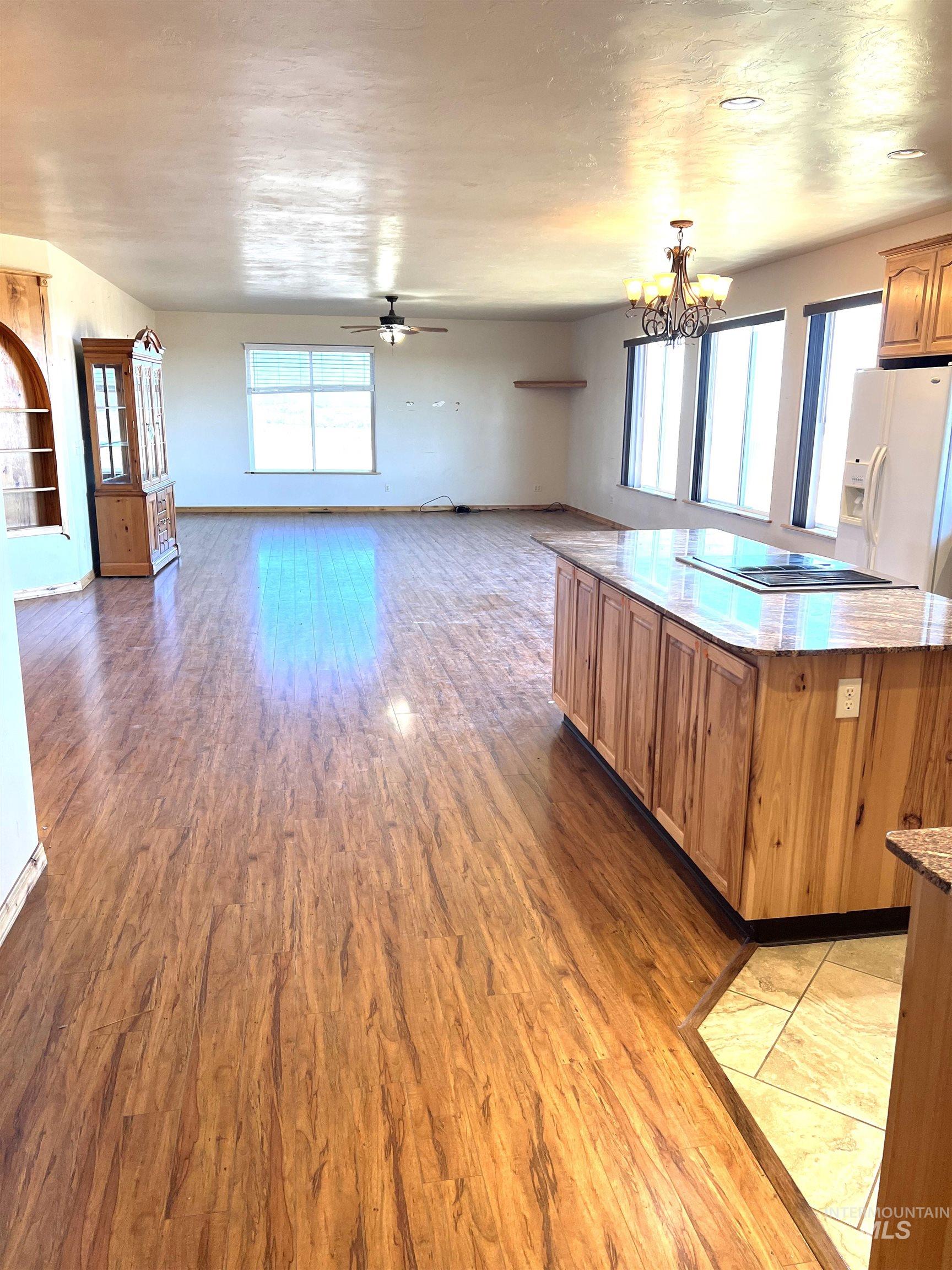 3248 N 2800 East, Twin Falls, Idaho 83301, 4 Bedrooms, 3 Bathrooms, Residential For Sale, Price $749,000,MLS 98998743