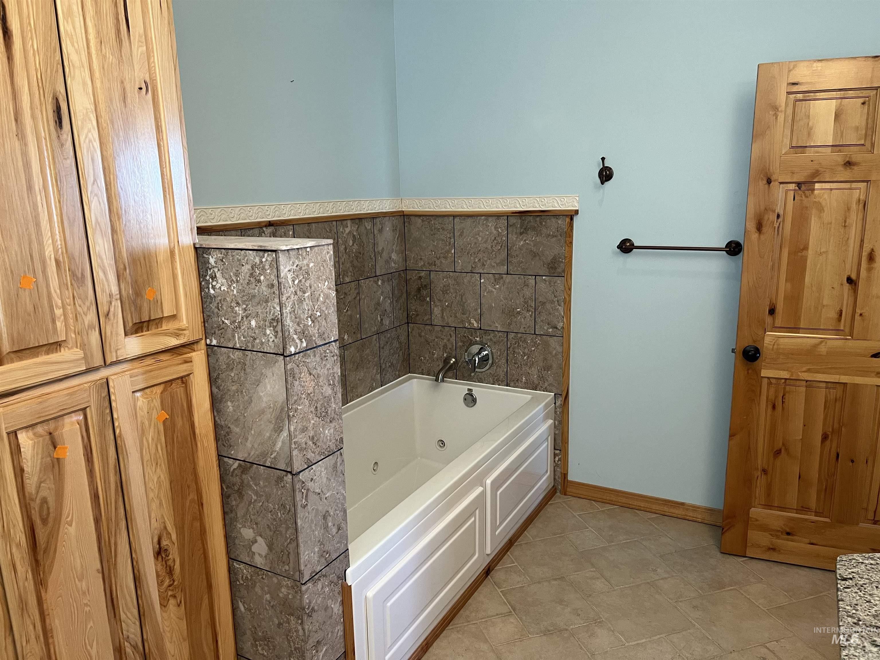 3248 N 2800 East, Twin Falls, Idaho 83301, 4 Bedrooms, 3 Bathrooms, Residential For Sale, Price $749,000,MLS 98998743